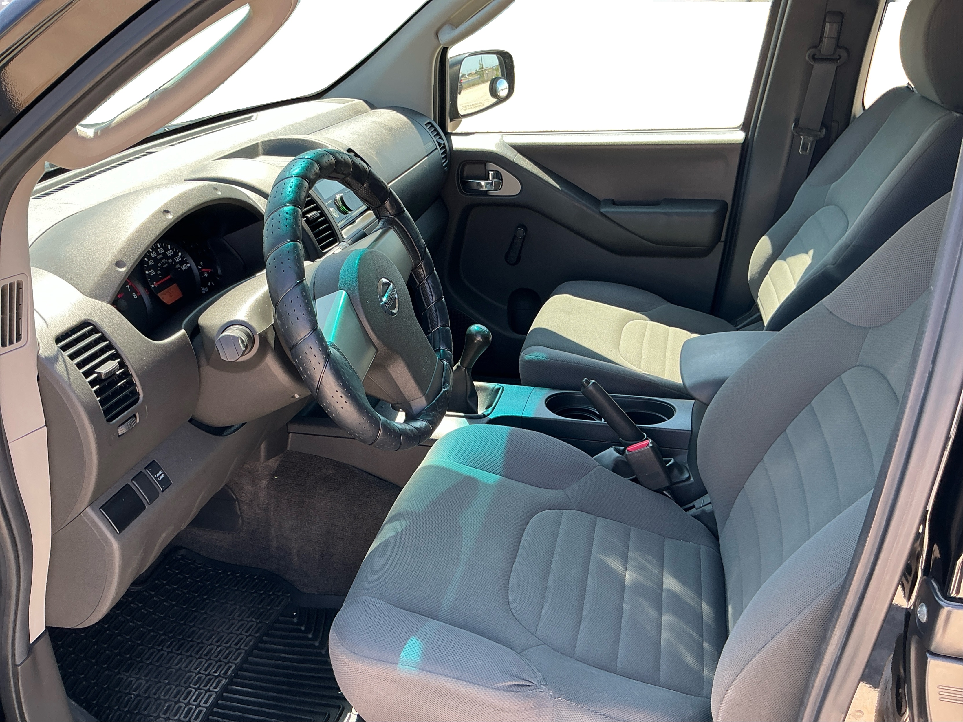 Neighborhood Autos, LLC - Used vehicle - Truck NISSAN FRONTIER 2010
