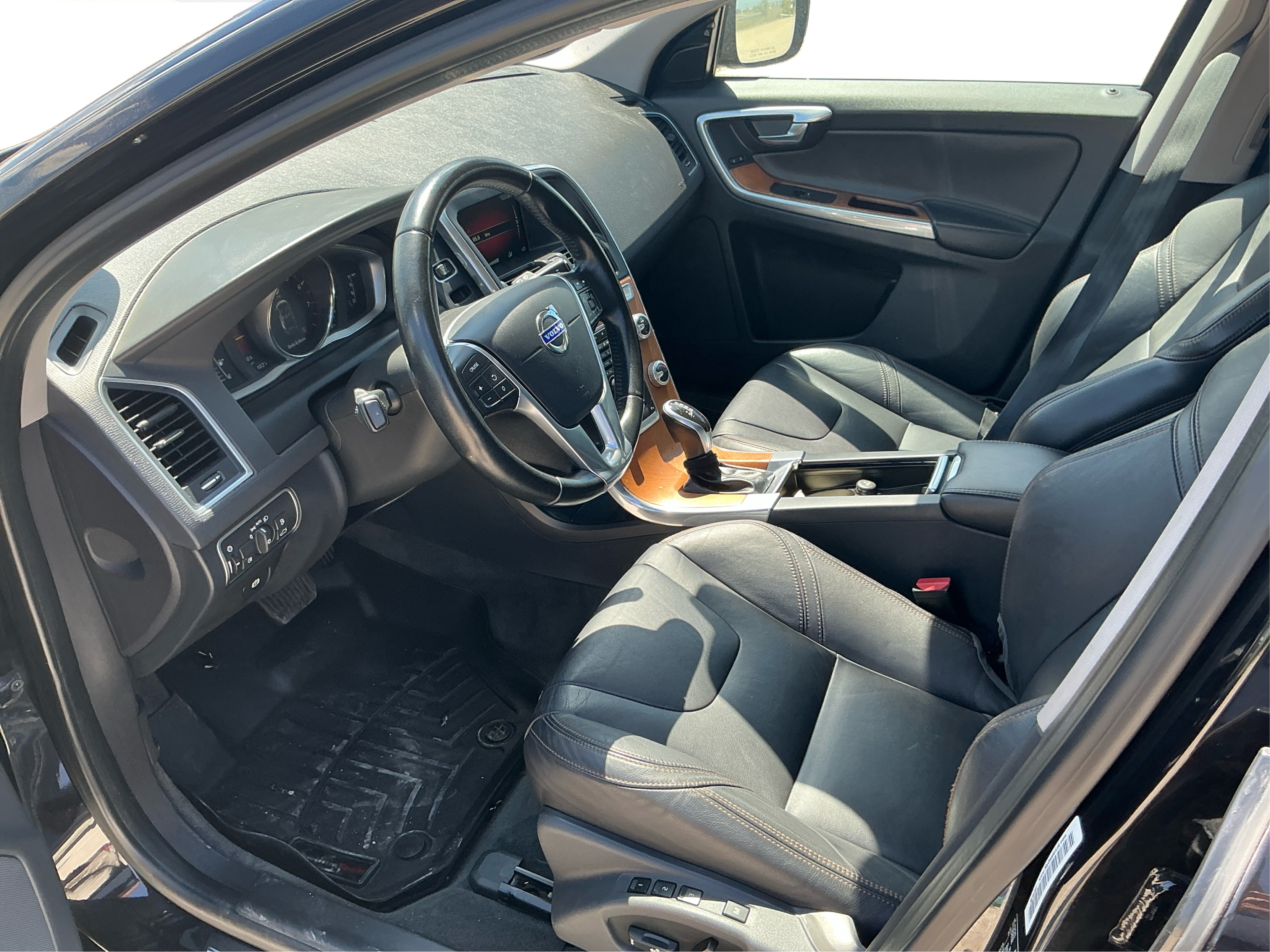 Neighborhood Autos, LLC - Used vehicle - SUV VOLVO XC60 2017