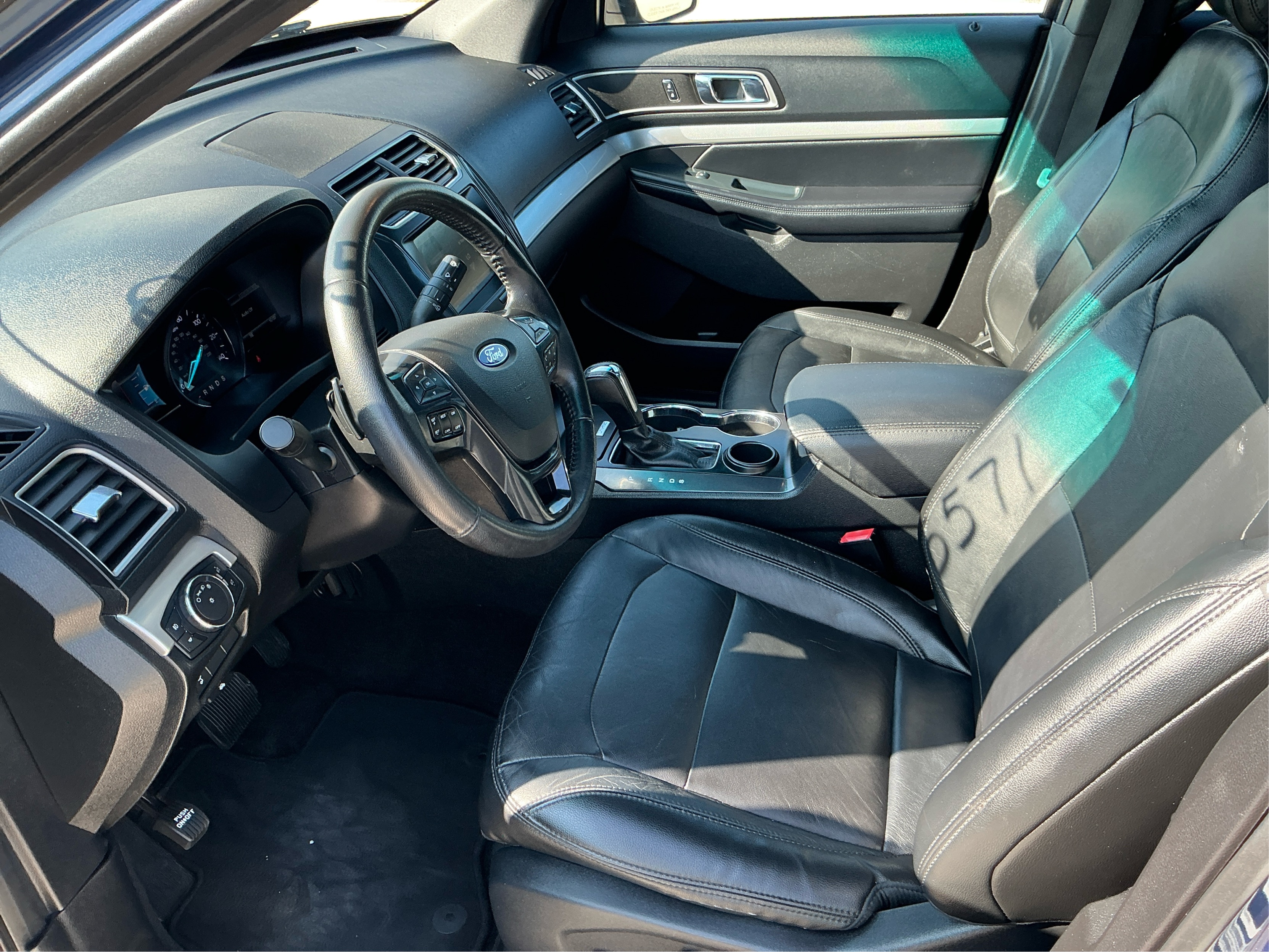 Neighborhood Autos, LLC - Used vehicle - SUV FORD EXPLORER 2016