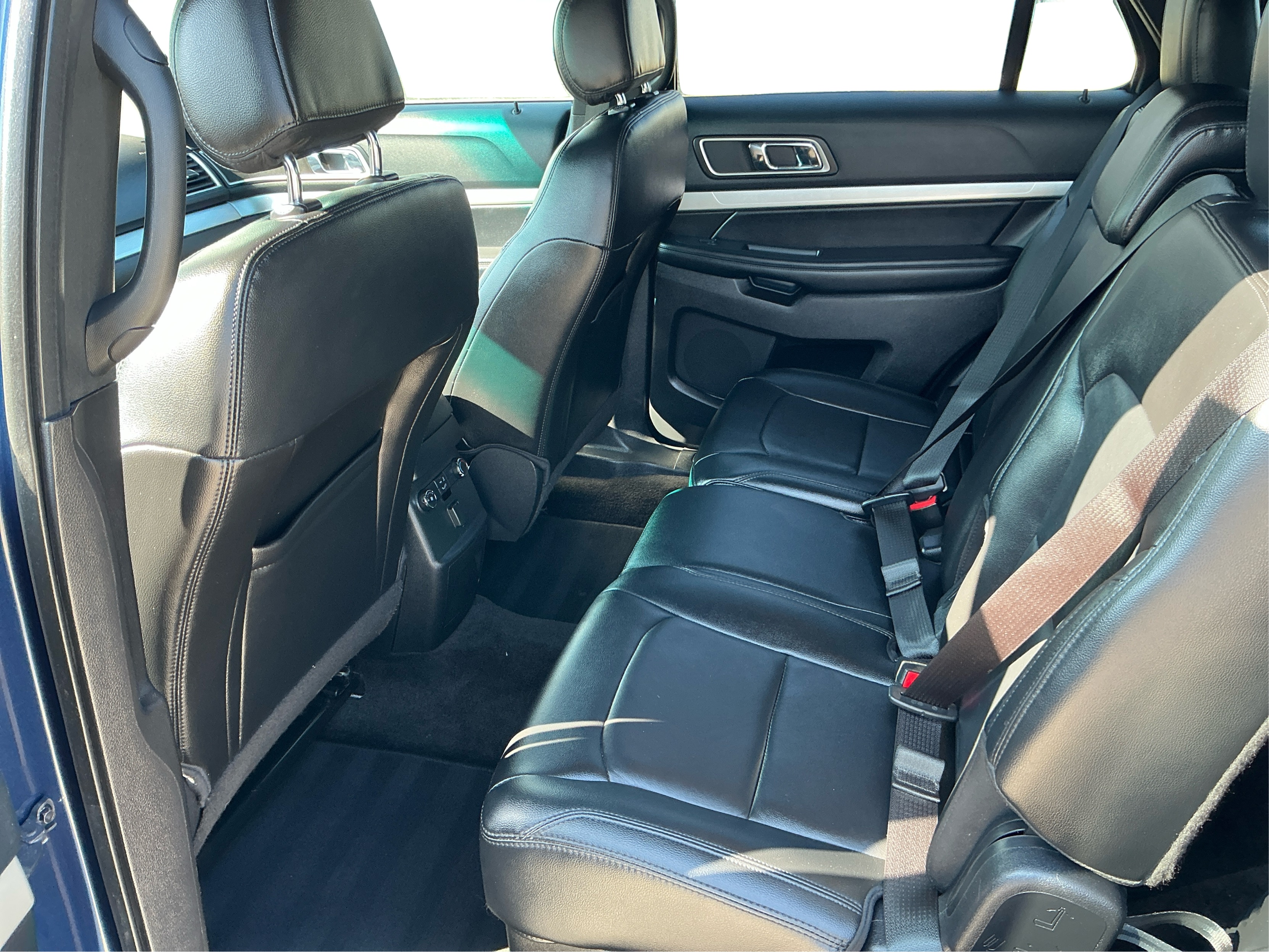 Neighborhood Autos, LLC - Used vehicle - SUV FORD EXPLORER 2016