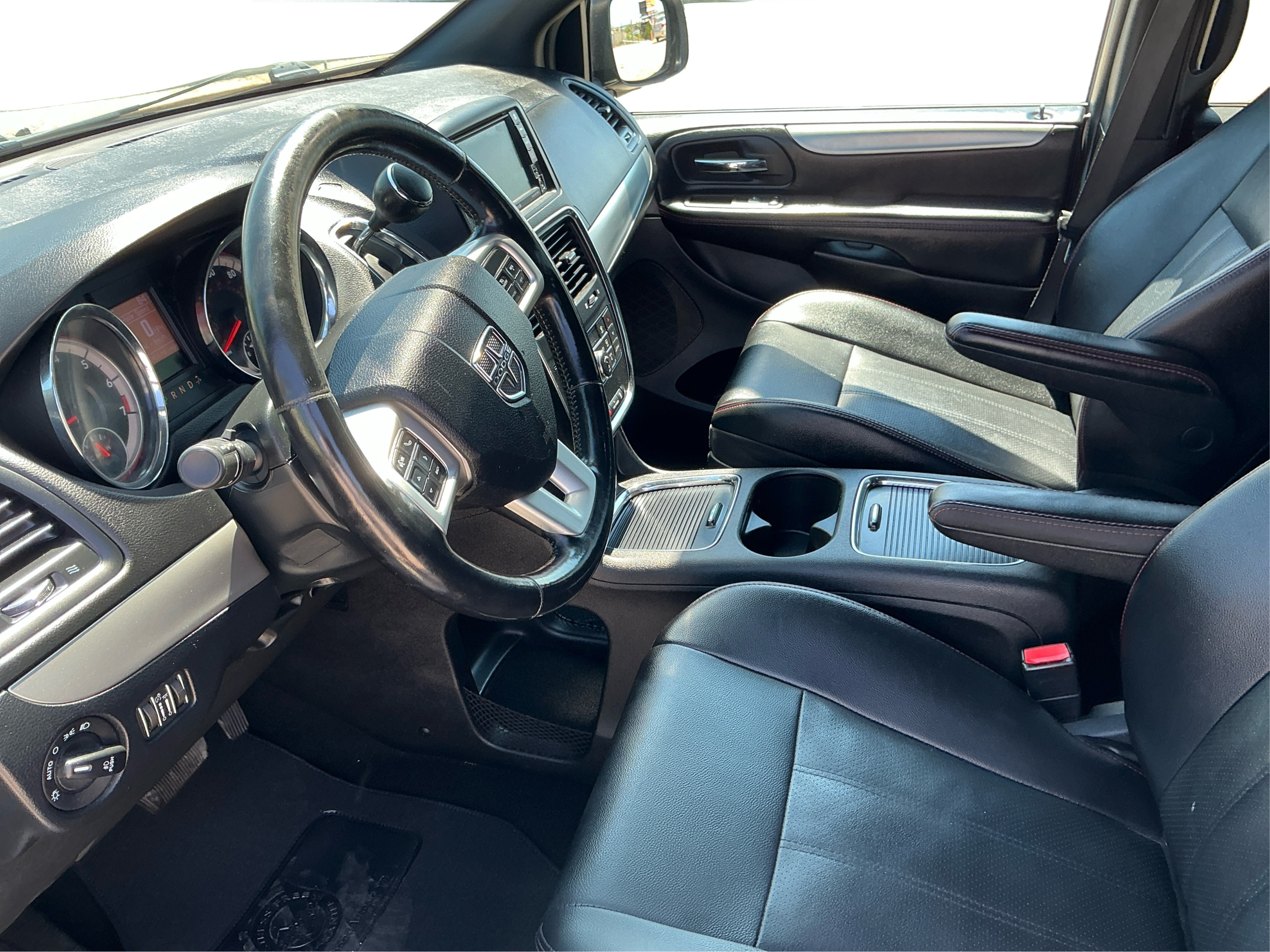 Neighborhood Autos, LLC - Used vehicle - Minivan DODGE GRAND CARAVAN 2019