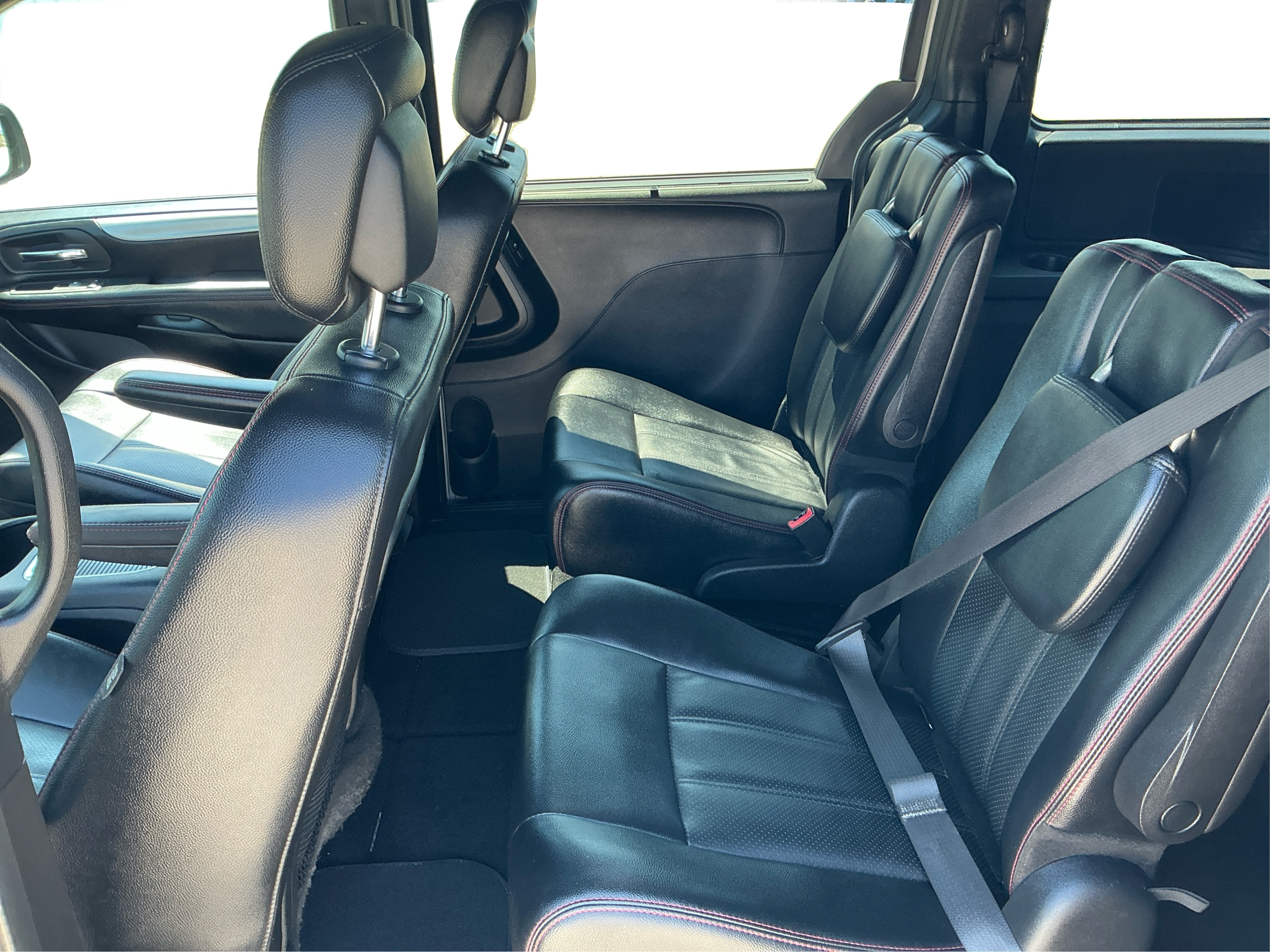 Neighborhood Autos, LLC - Used vehicle - Minivan DODGE GRAND CARAVAN 2019