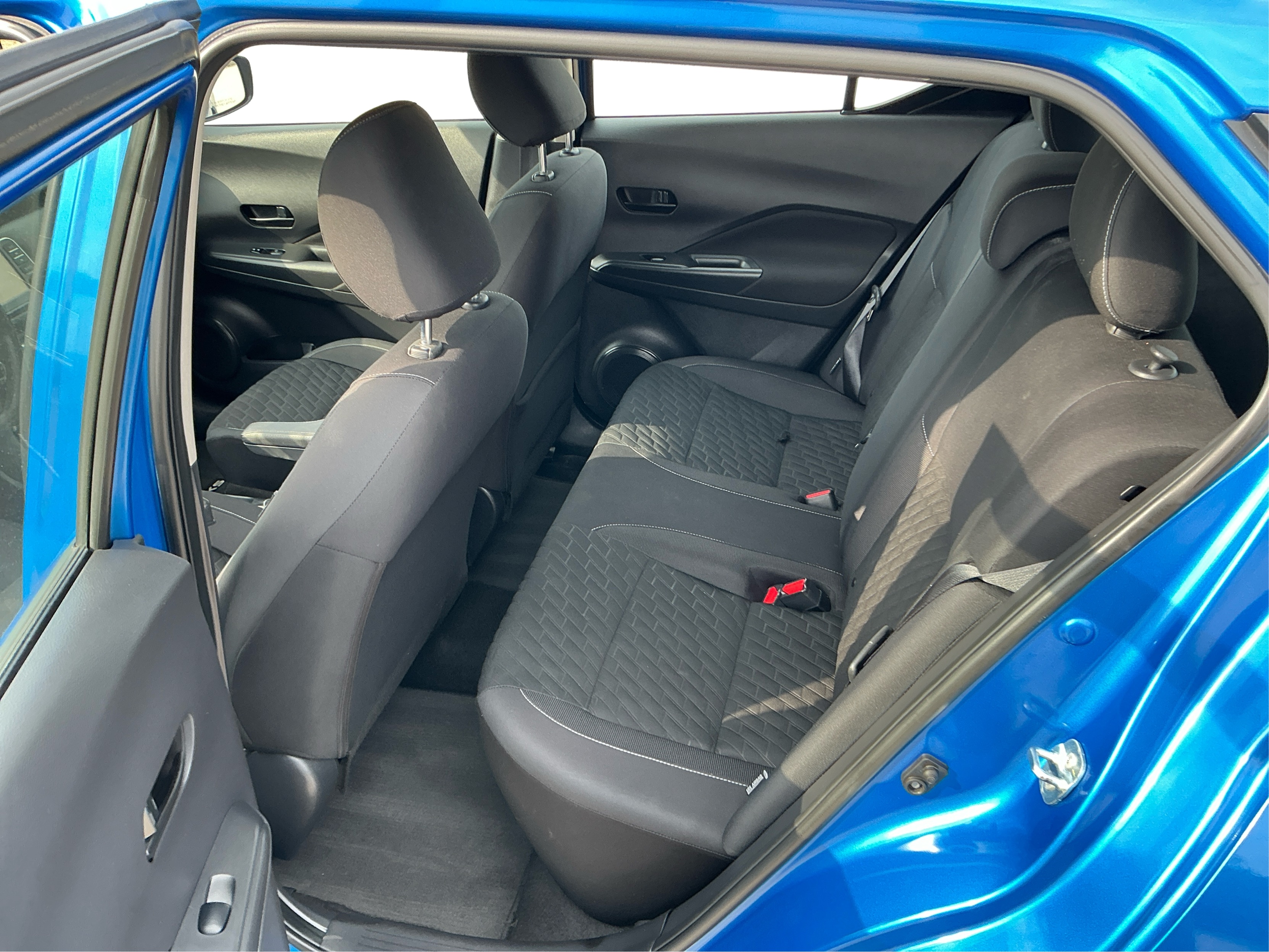 Neighborhood Autos, LLC - Used vehicle - SUV NISSAN KICKS 2021