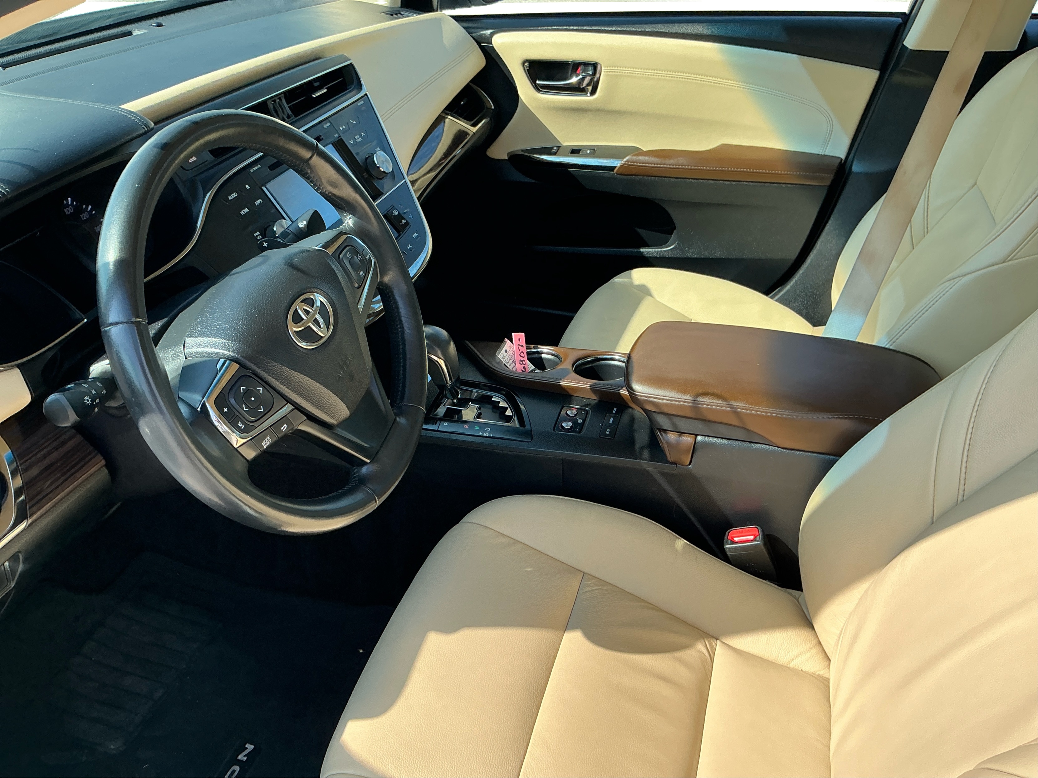 Neighborhood Autos, LLC - Used vehicle - SEDAN TOYOTA AVALON 2015
