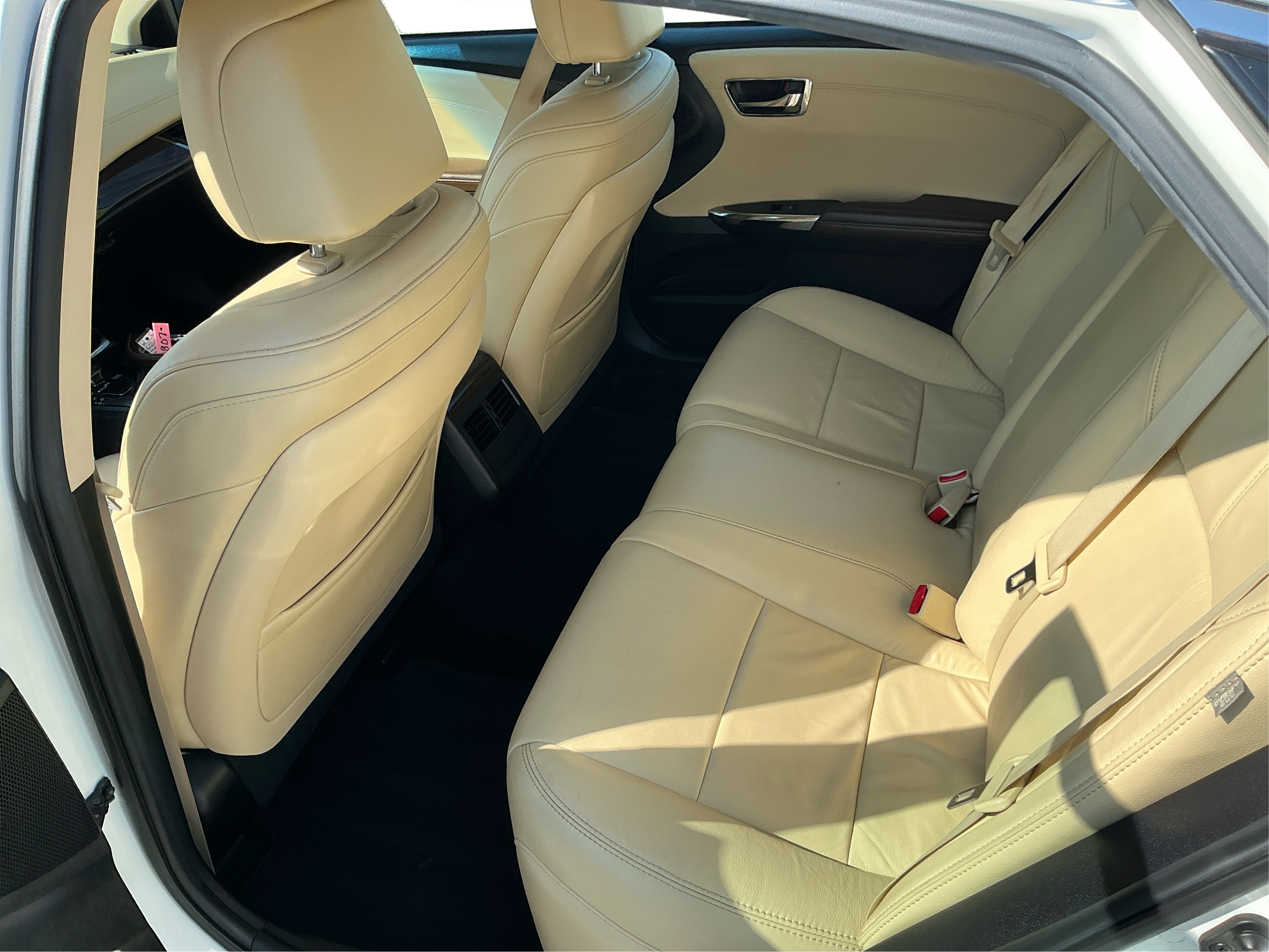 Neighborhood Autos, LLC - Used vehicle - SEDAN TOYOTA AVALON 2015