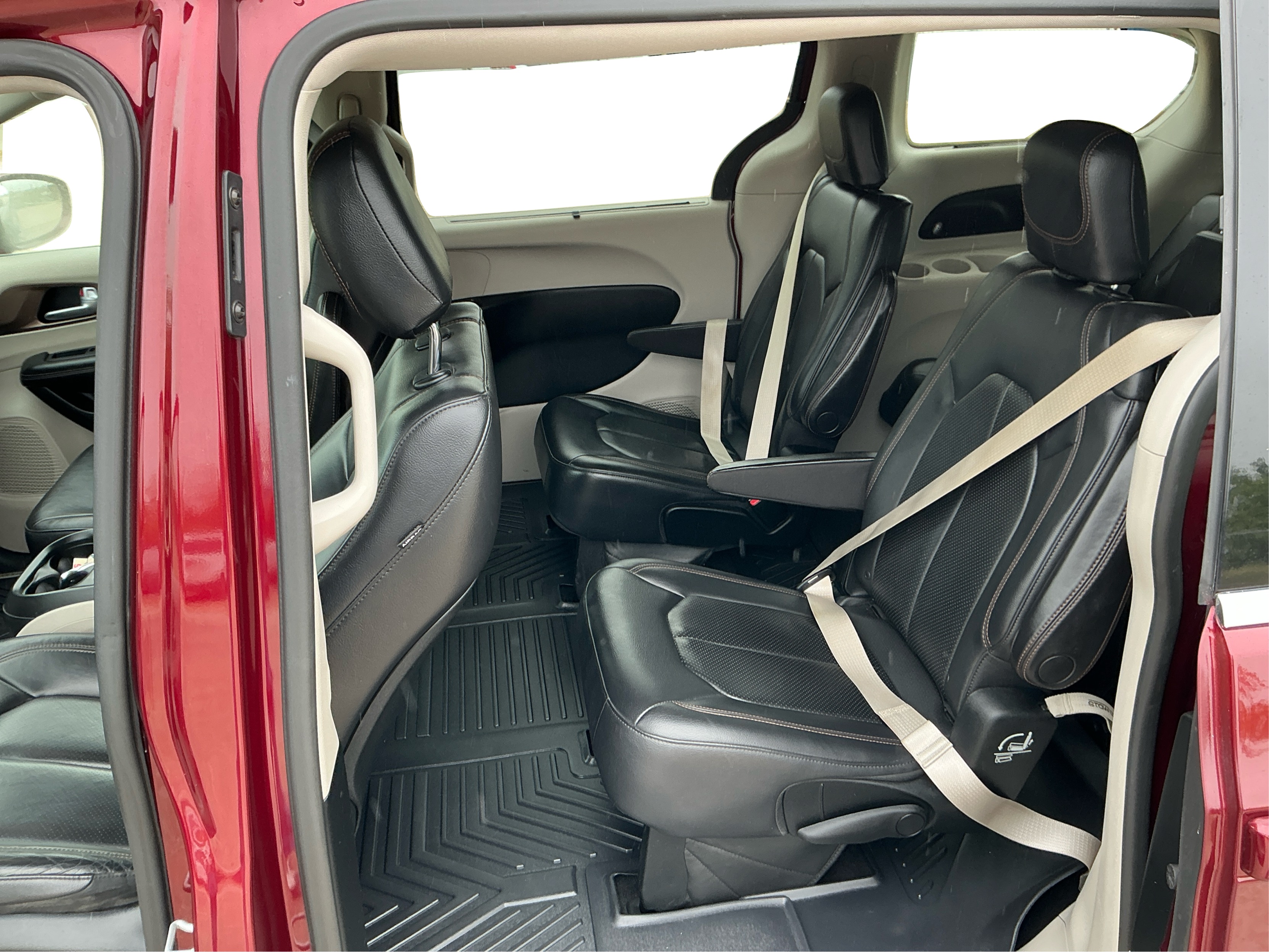 Neighborhood Autos, LLC - Used vehicle - MINIVAN CHRYSLER PACIFICA 2018