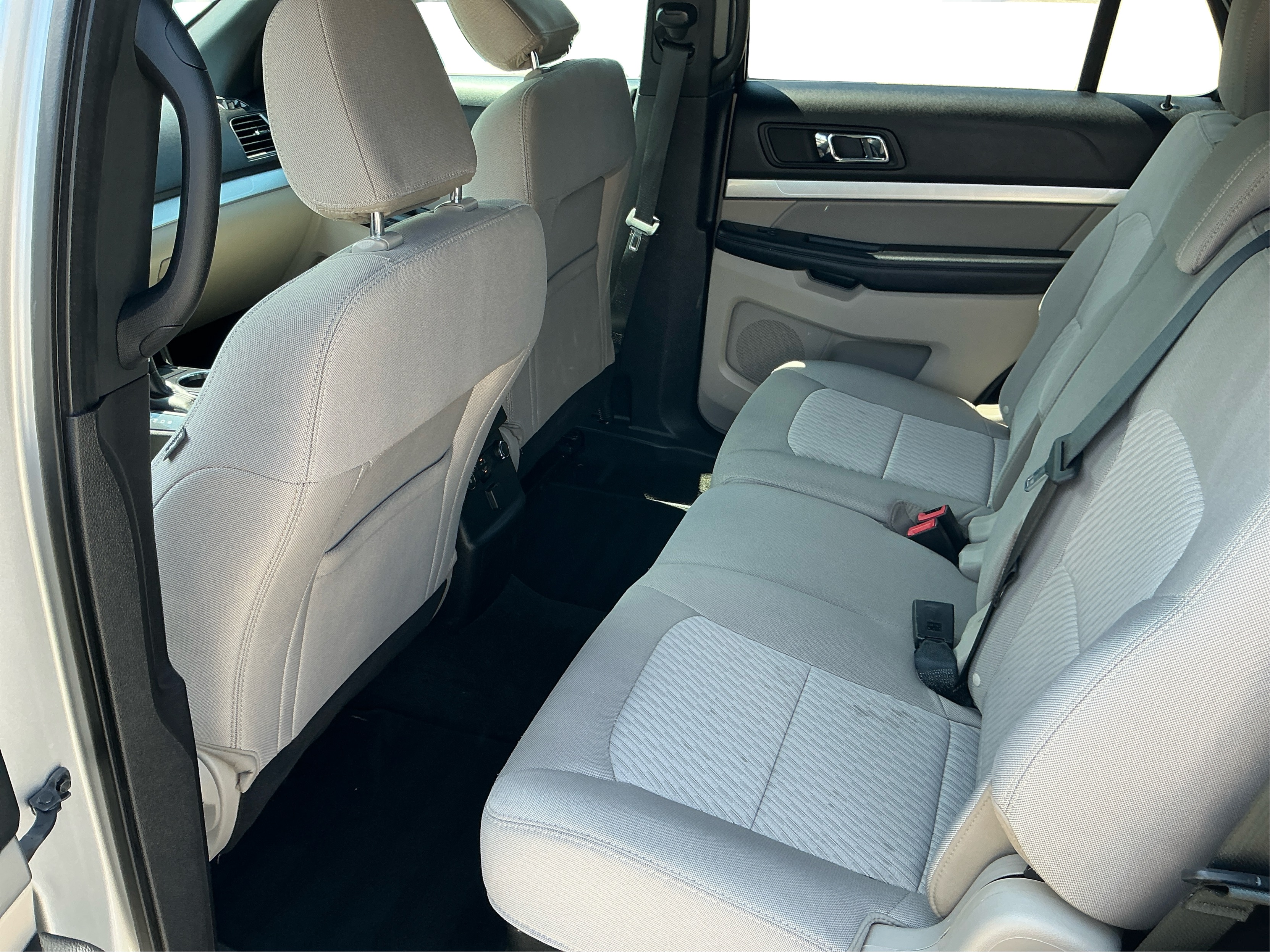 Neighborhood Autos, LLC - Used vehicle - SUV FORD EXPLORER 2018