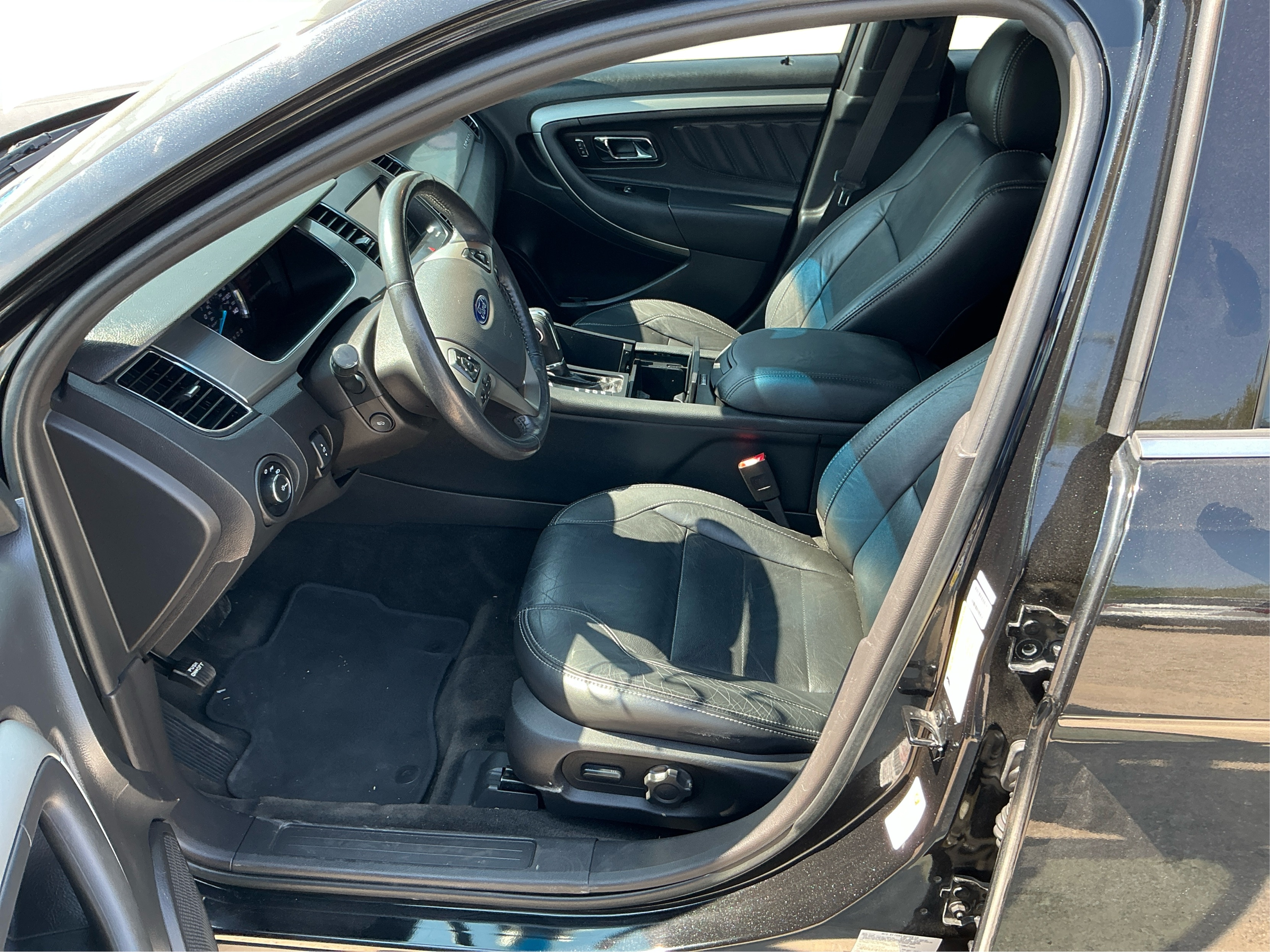 Neighborhood Autos, LLC - Used vehicle - SEDAN FORD TAURUS 2014