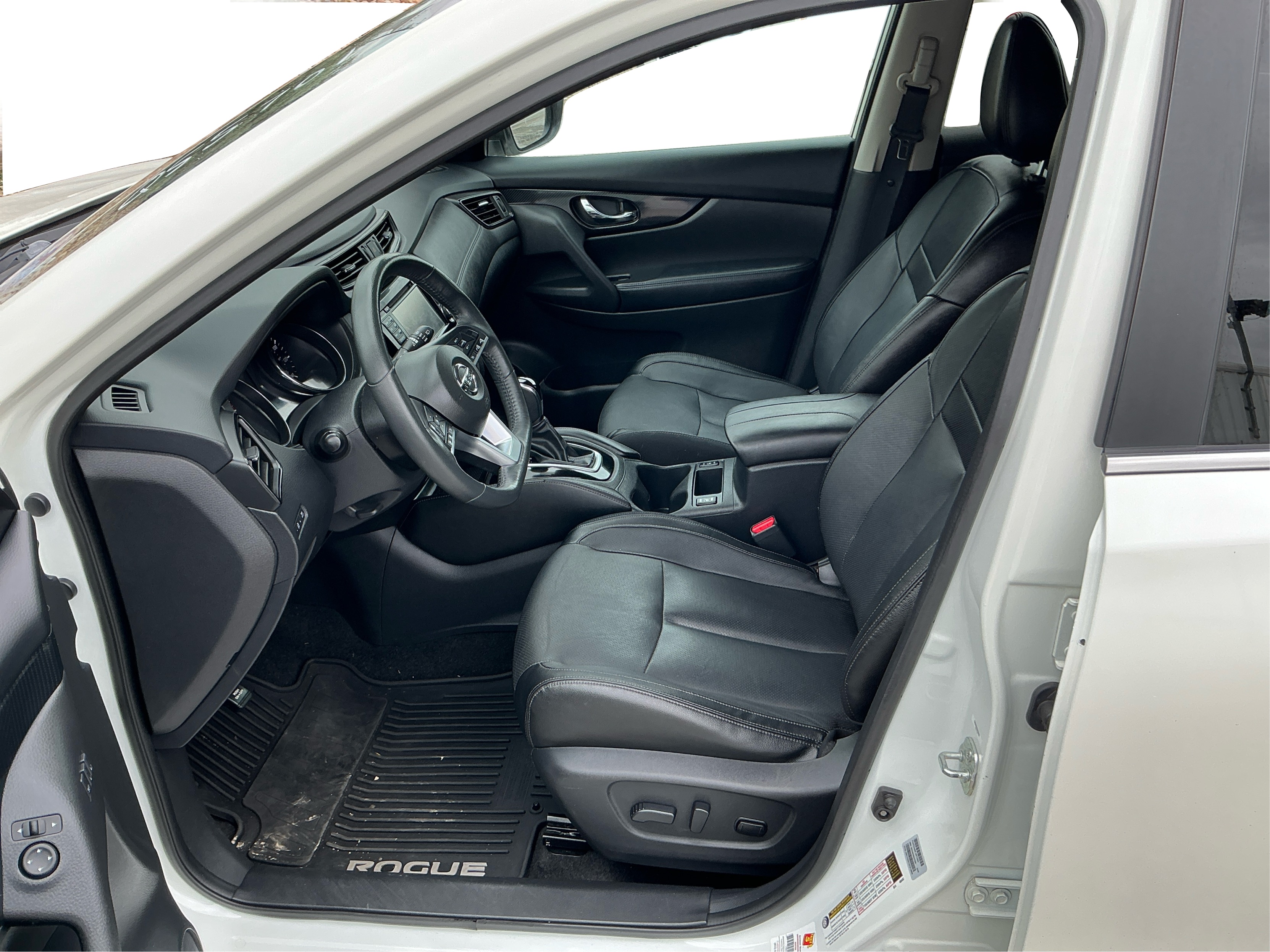 Neighborhood Autos, LLC - Used vehicle - SUV NISSAN ROGUE 2017