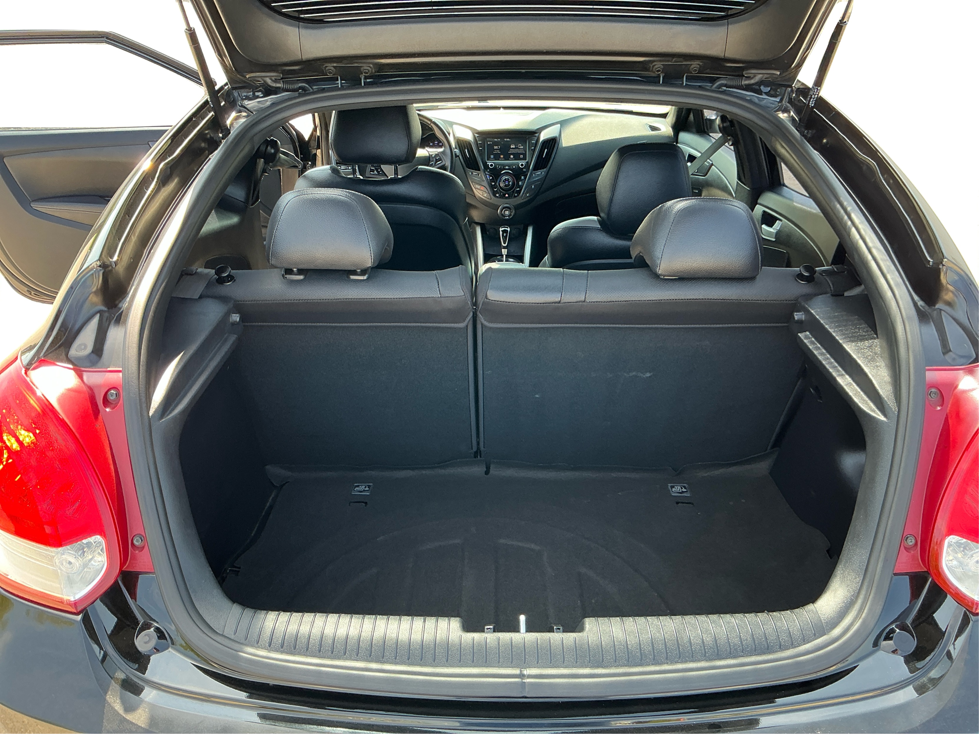 Neighborhood Autos, LLC - Used vehicle - 3DR CAR HYUNDAI VELOSTER 2017