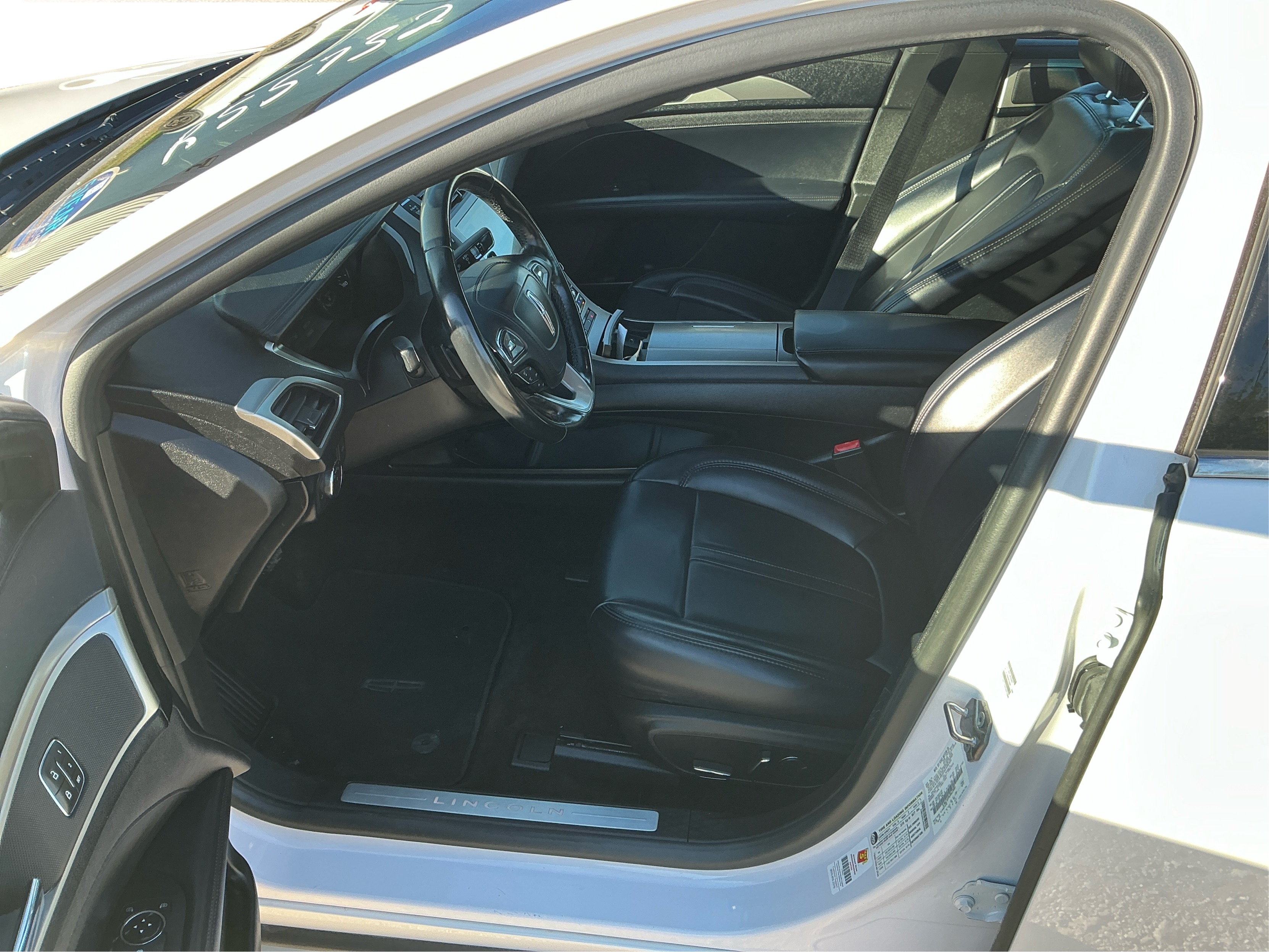Neighborhood Autos, LLC - Used vehicle - SEDAN LINCOLN MKZ 2018