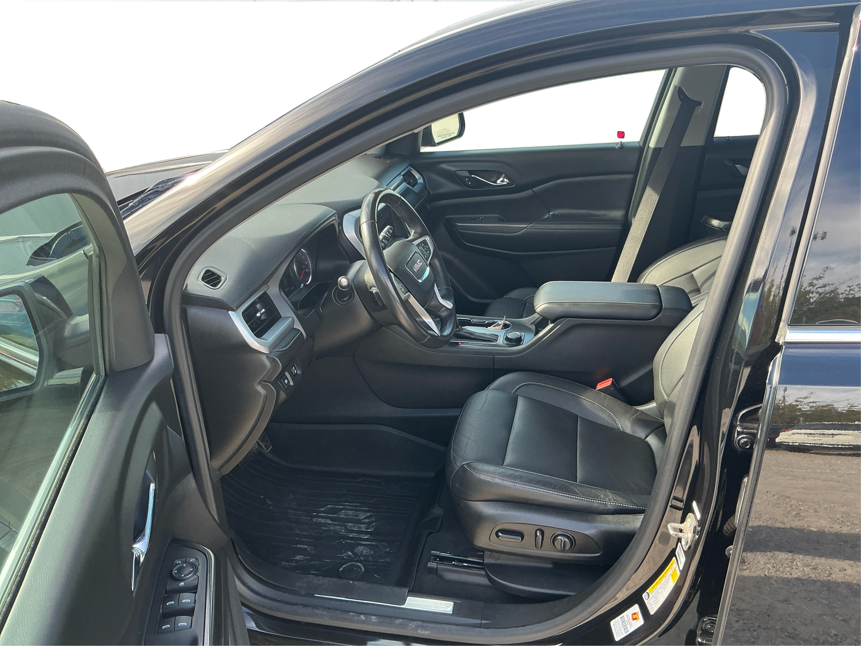Neighborhood Autos, LLC - Used vehicle - SUV GMC ACADIA 2018