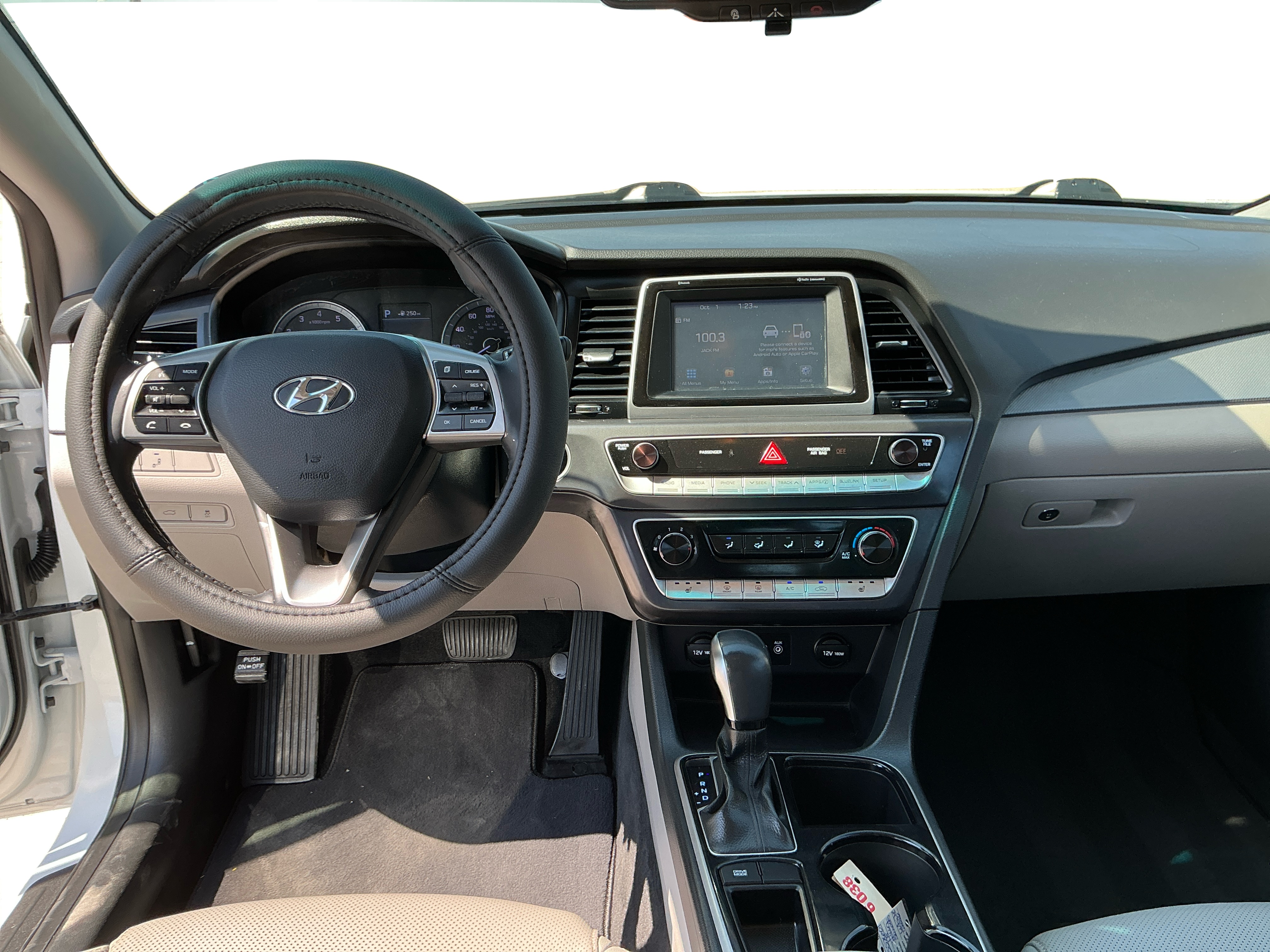 Neighborhood Autos, LLC - Used vehicle - SEDAN HYUNDAI SONATA 2018