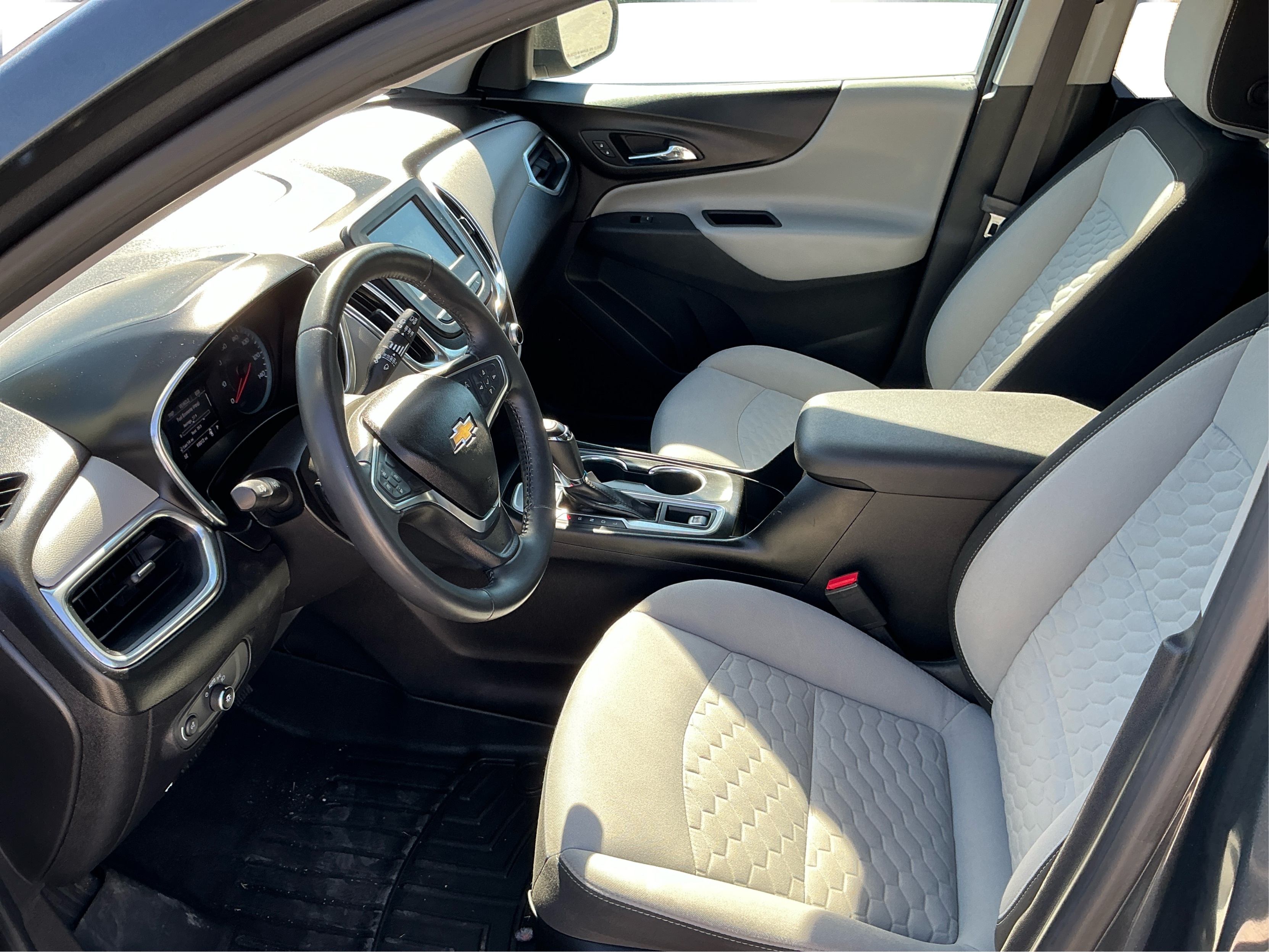 Neighborhood Autos, LLC - Used vehicle - SUV CHEVROLET EQUINOX 2018