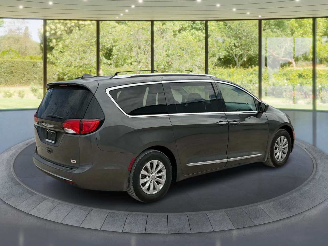 Neighborhood Autos, LLC - Used vehicle - MINIVAN CHRYSLER PACIFICA 2018