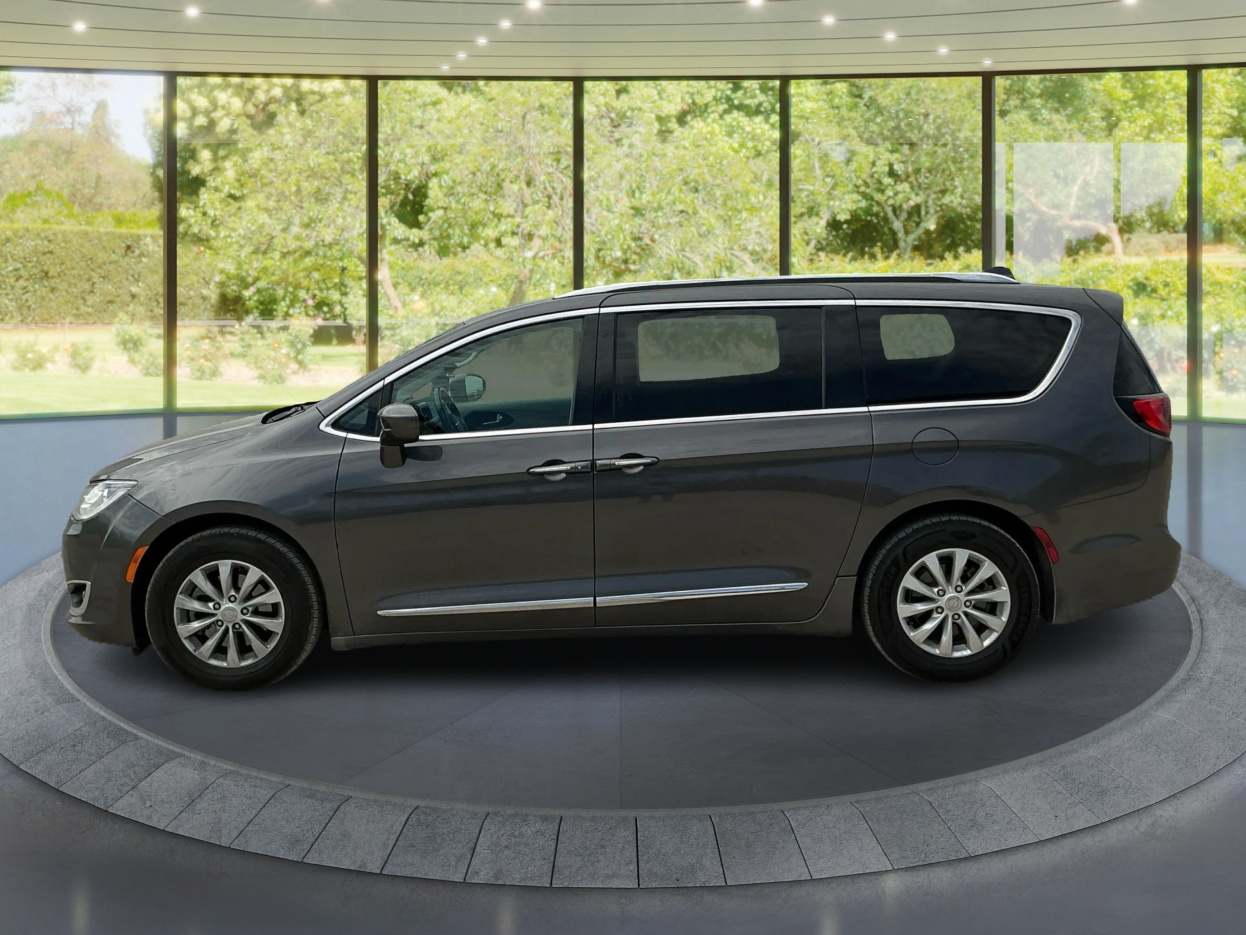 Neighborhood Autos, LLC - Used vehicle - MINIVAN CHRYSLER PACIFICA 2018