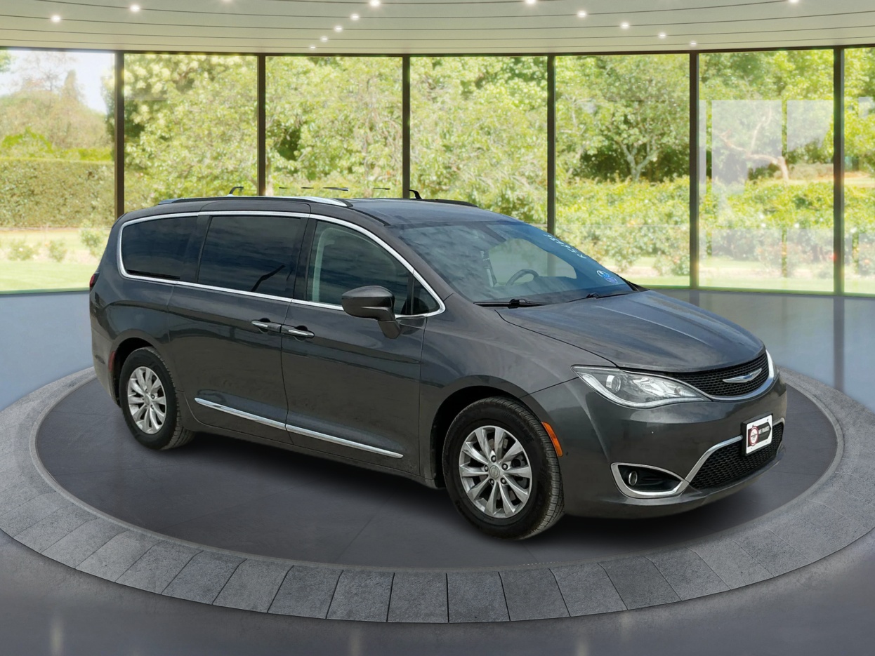 Neighborhood Autos, LLC - Used vehicle - MINIVAN CHRYSLER PACIFICA 2018