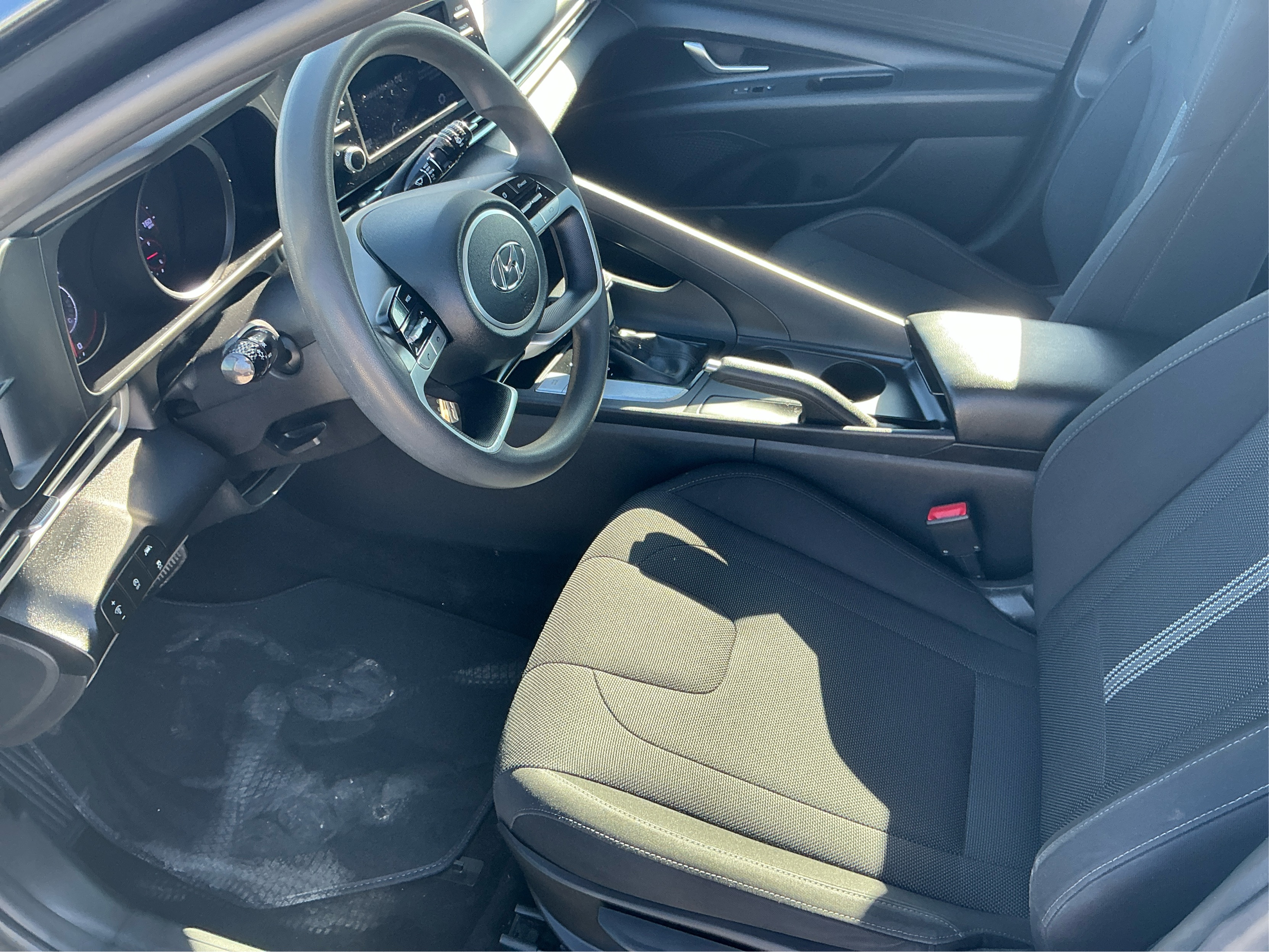 Neighborhood Autos, LLC - Used vehicle - SEDAN HYUNDAI ELANTRA 2021
