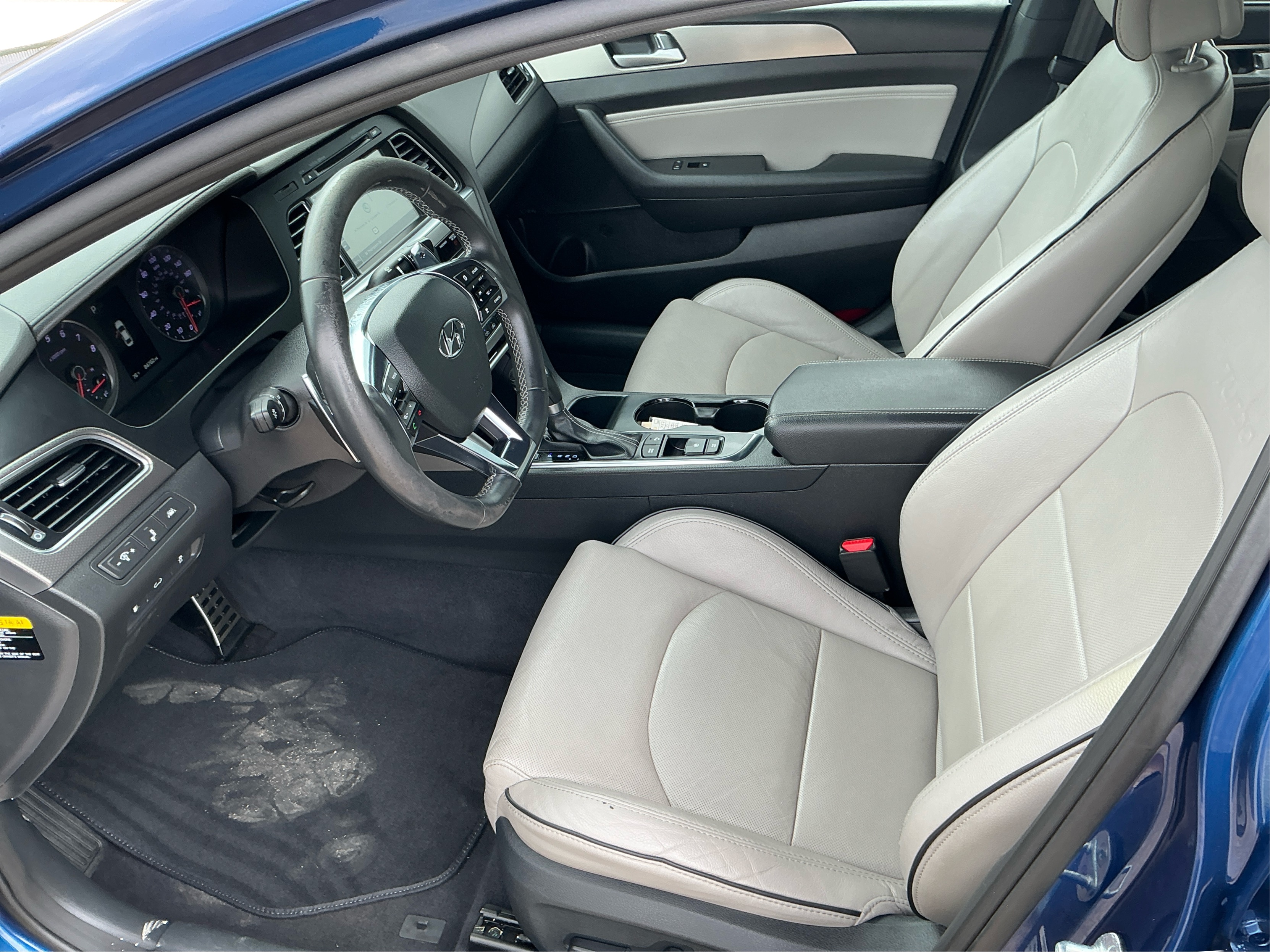 Neighborhood Autos, LLC - Used vehicle - SEDAN HYUNDAI SONATA 2015