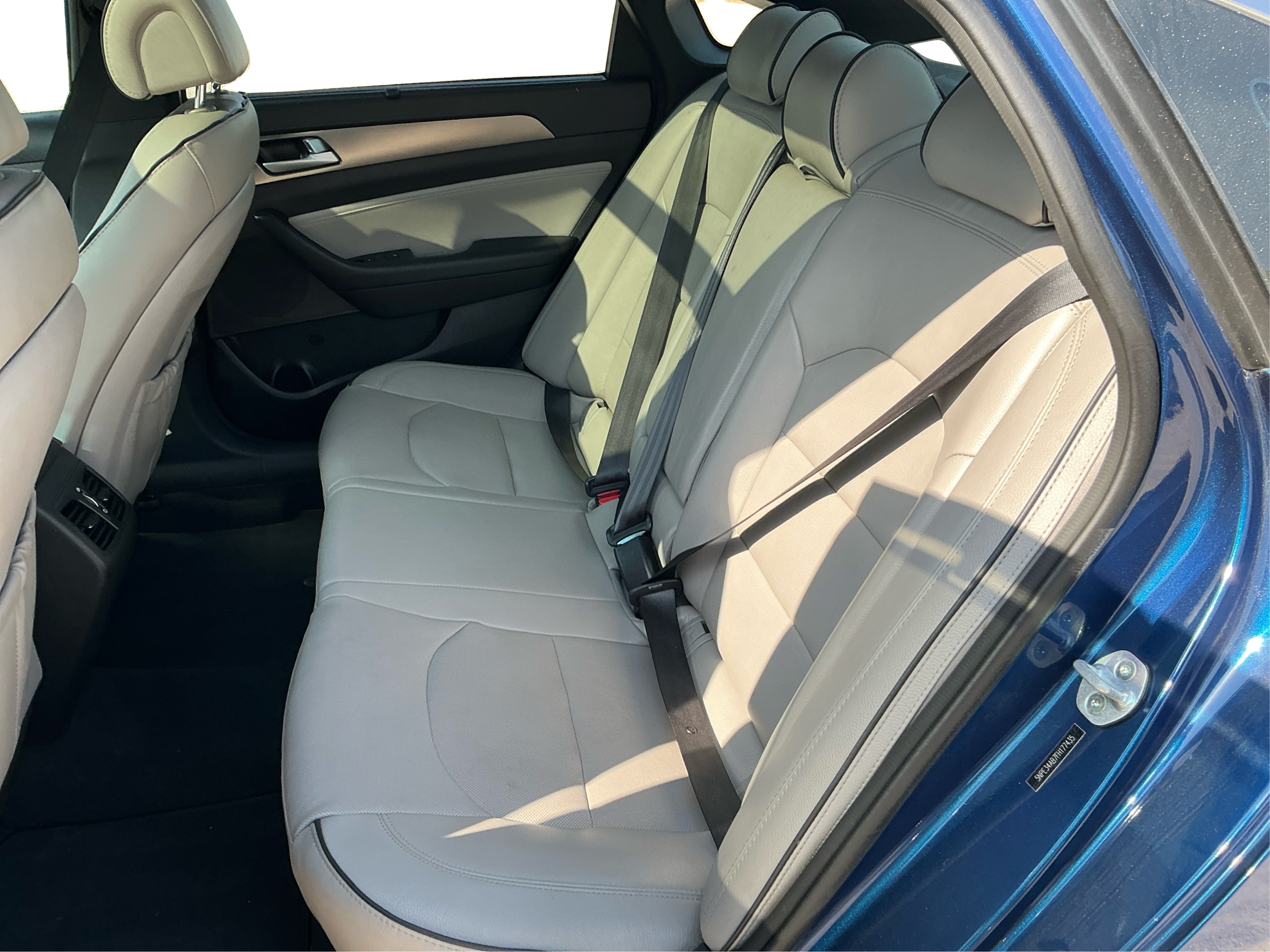 Neighborhood Autos, LLC - Used vehicle - SEDAN HYUNDAI SONATA 2015