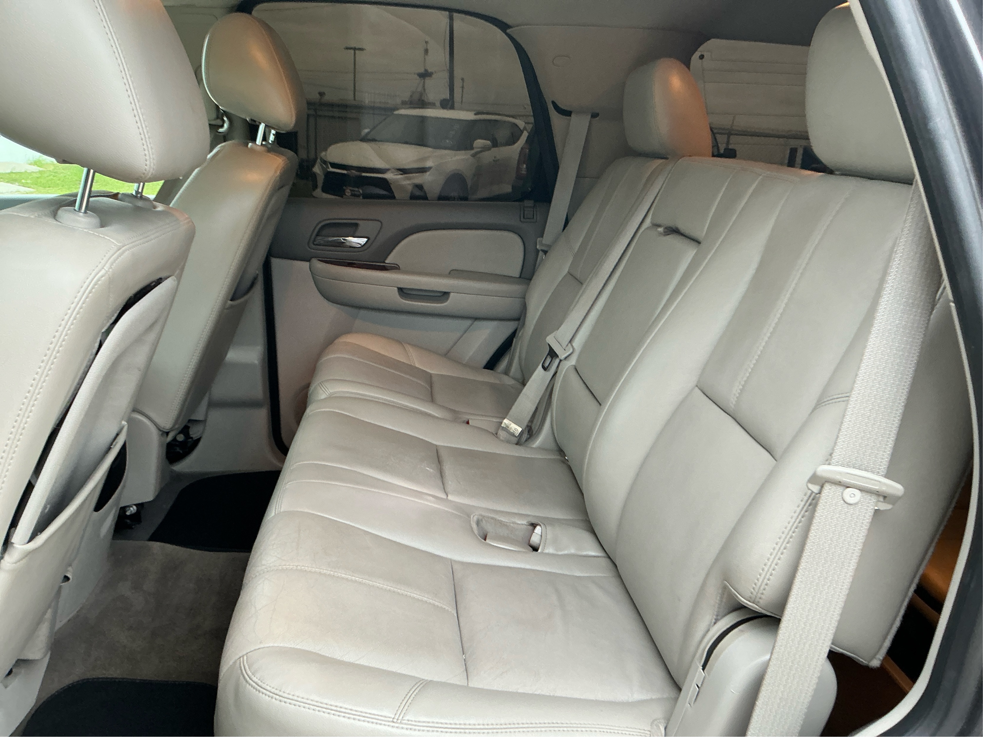 Neighborhood Autos, LLC - Used vehicle - SUV GMC YUKON 2011