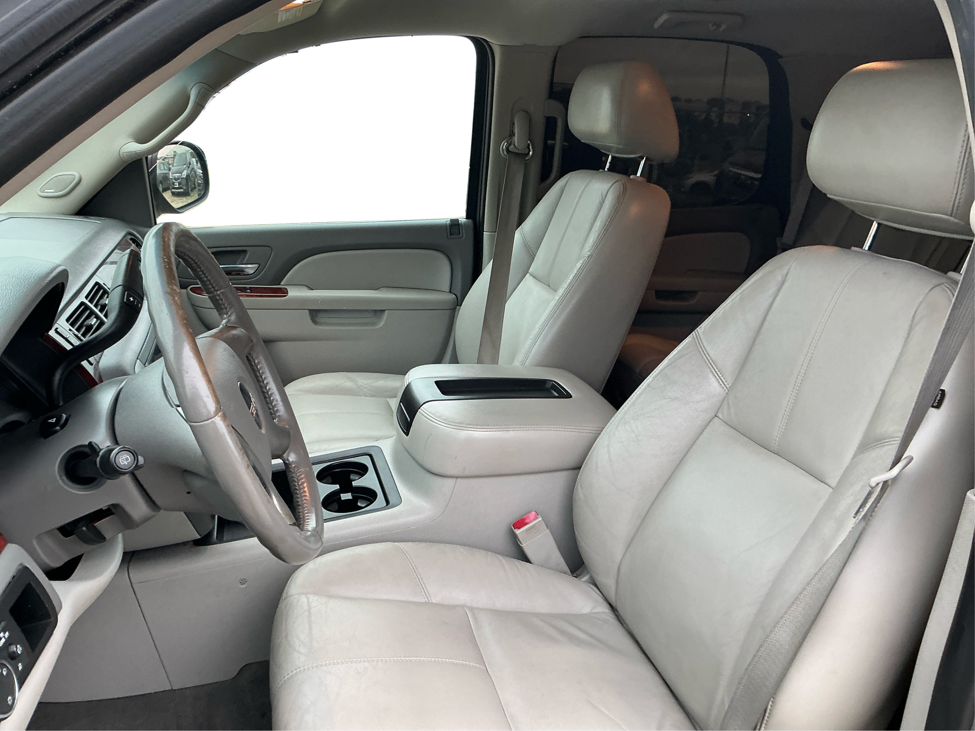 Neighborhood Autos, LLC - Used vehicle - SUV GMC YUKON 2011