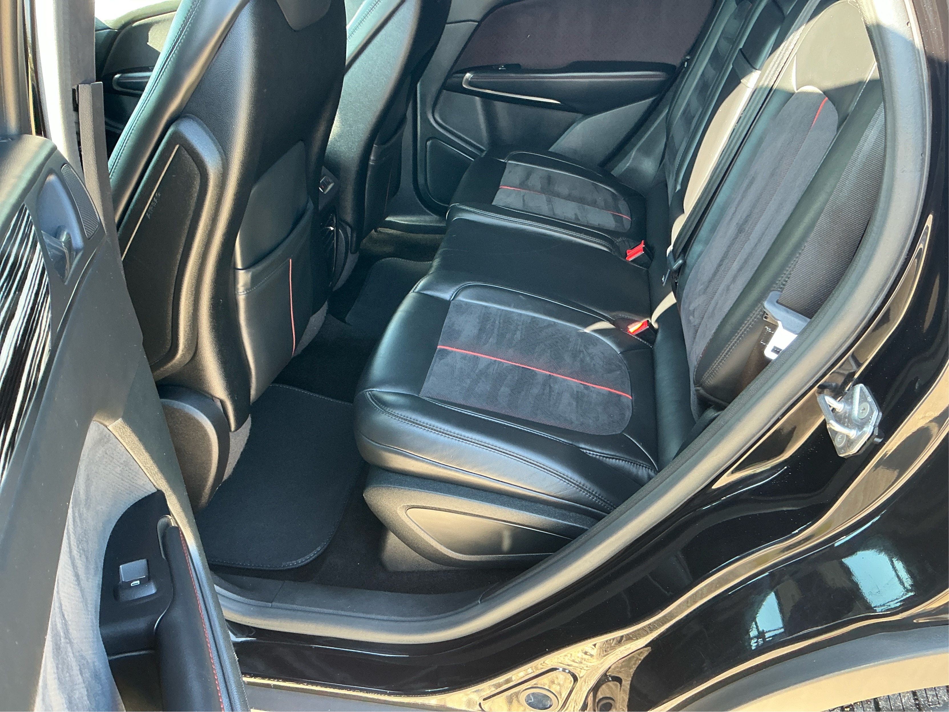 Neighborhood Autos, LLC - Used vehicle - SUV LINCOLN MKC 2017