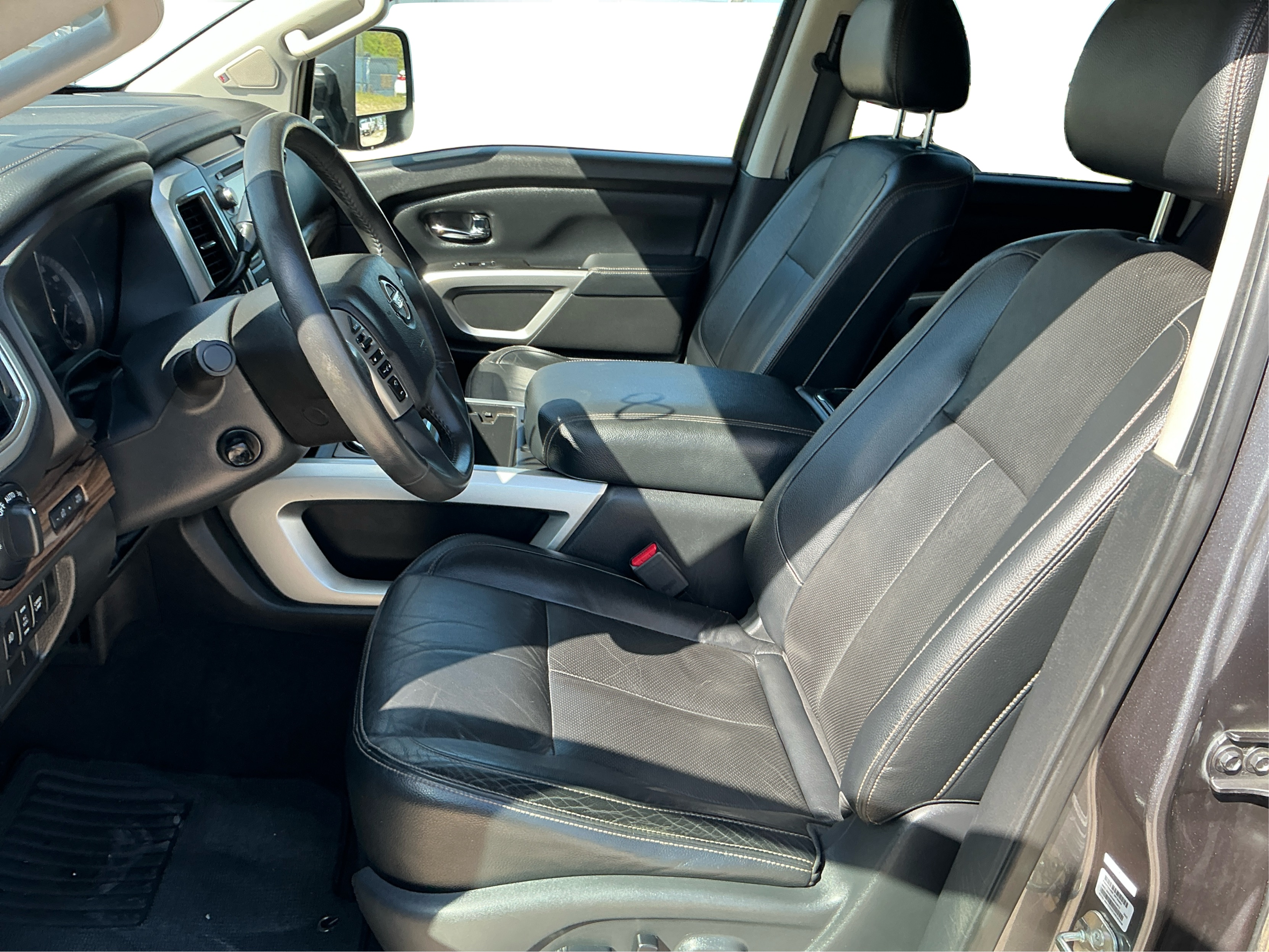 Neighborhood Autos, LLC - Used vehicle - TRUCK NISSAN TITAN 2017