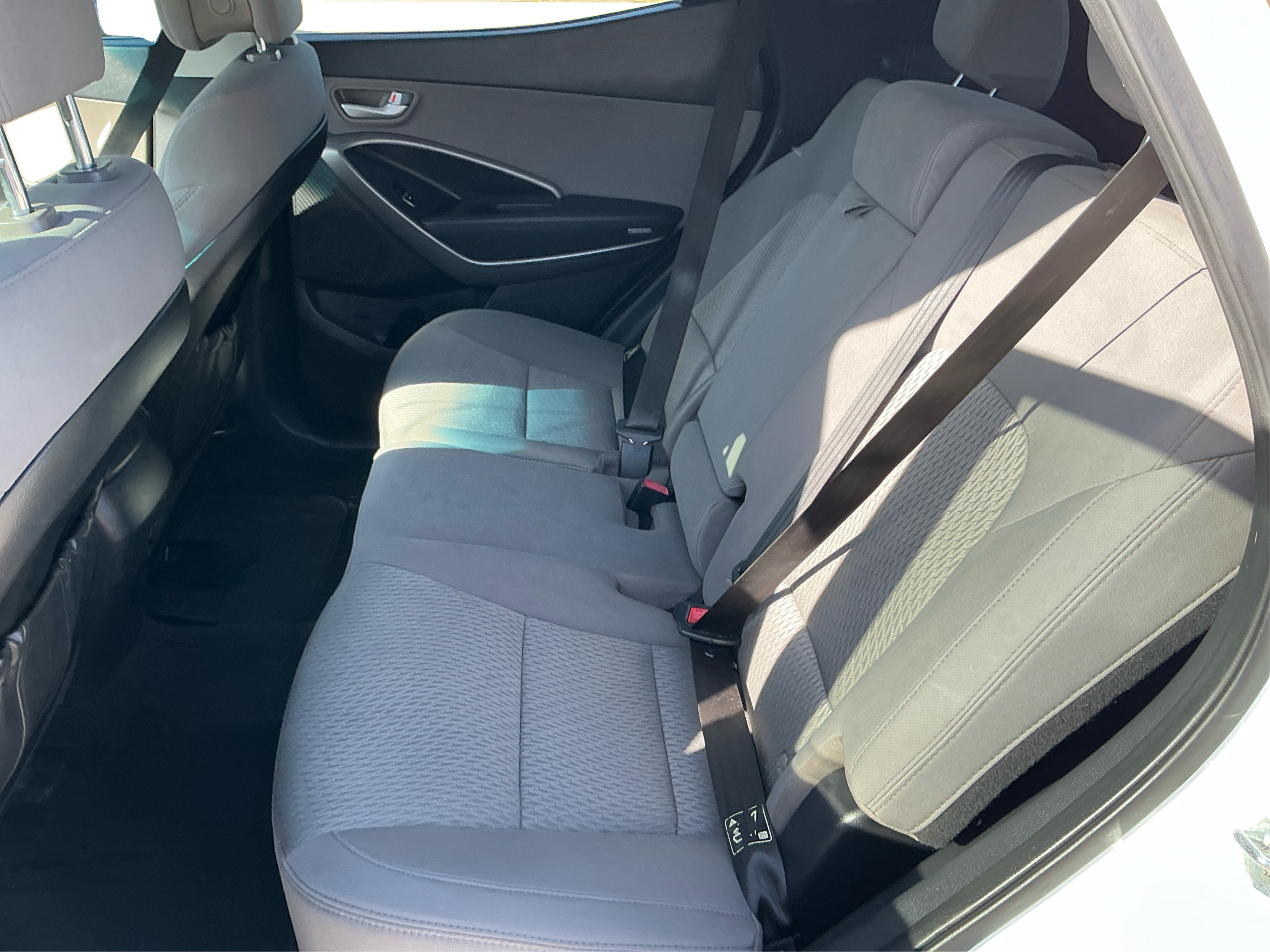 Neighborhood Autos, LLC - Used vehicle - SUV HYUNDAI SANTA FE SPORT 2016