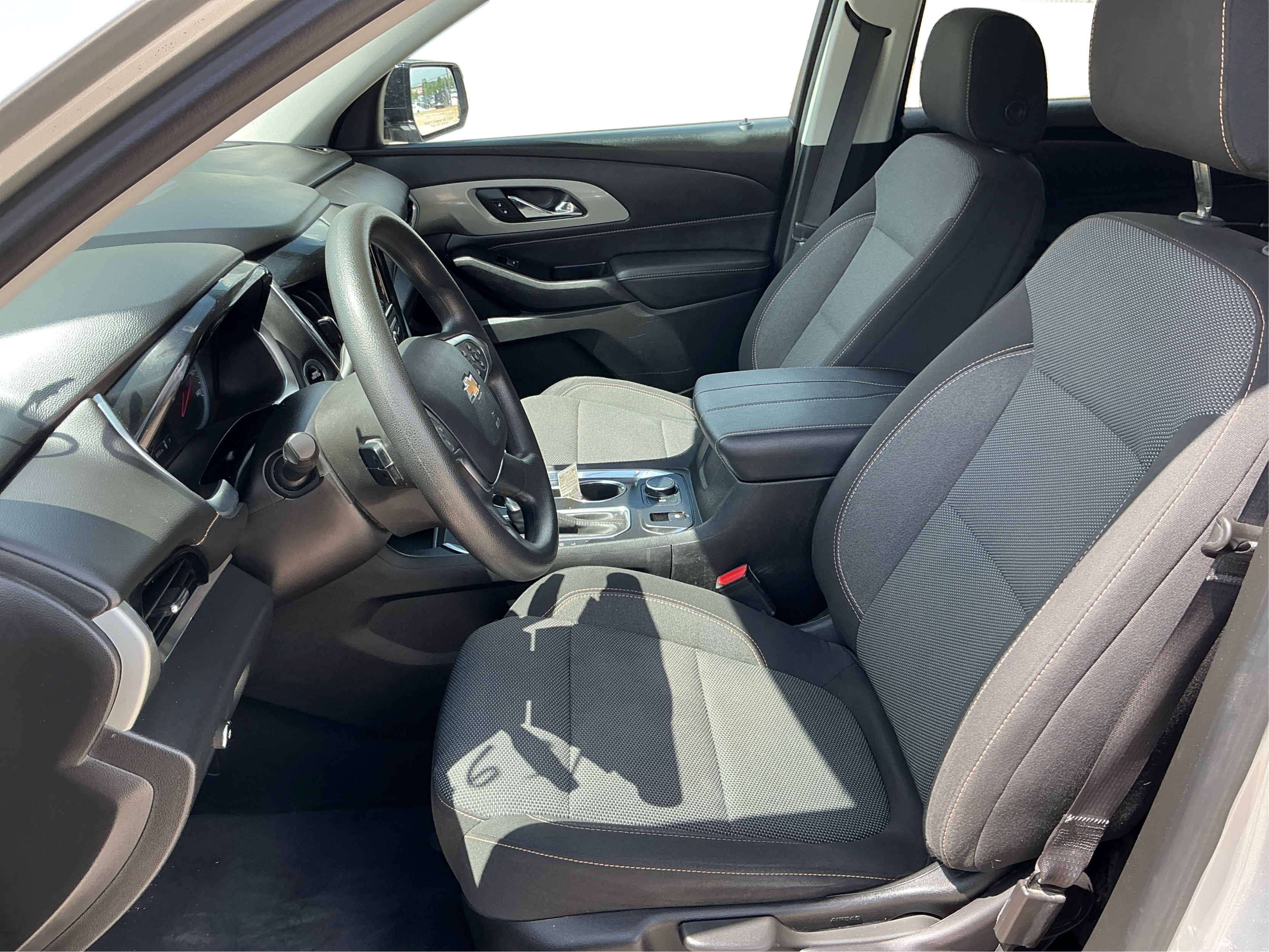 Neighborhood Autos, LLC - Used vehicle - SUV CHEVROLET TRAVERSE 2020