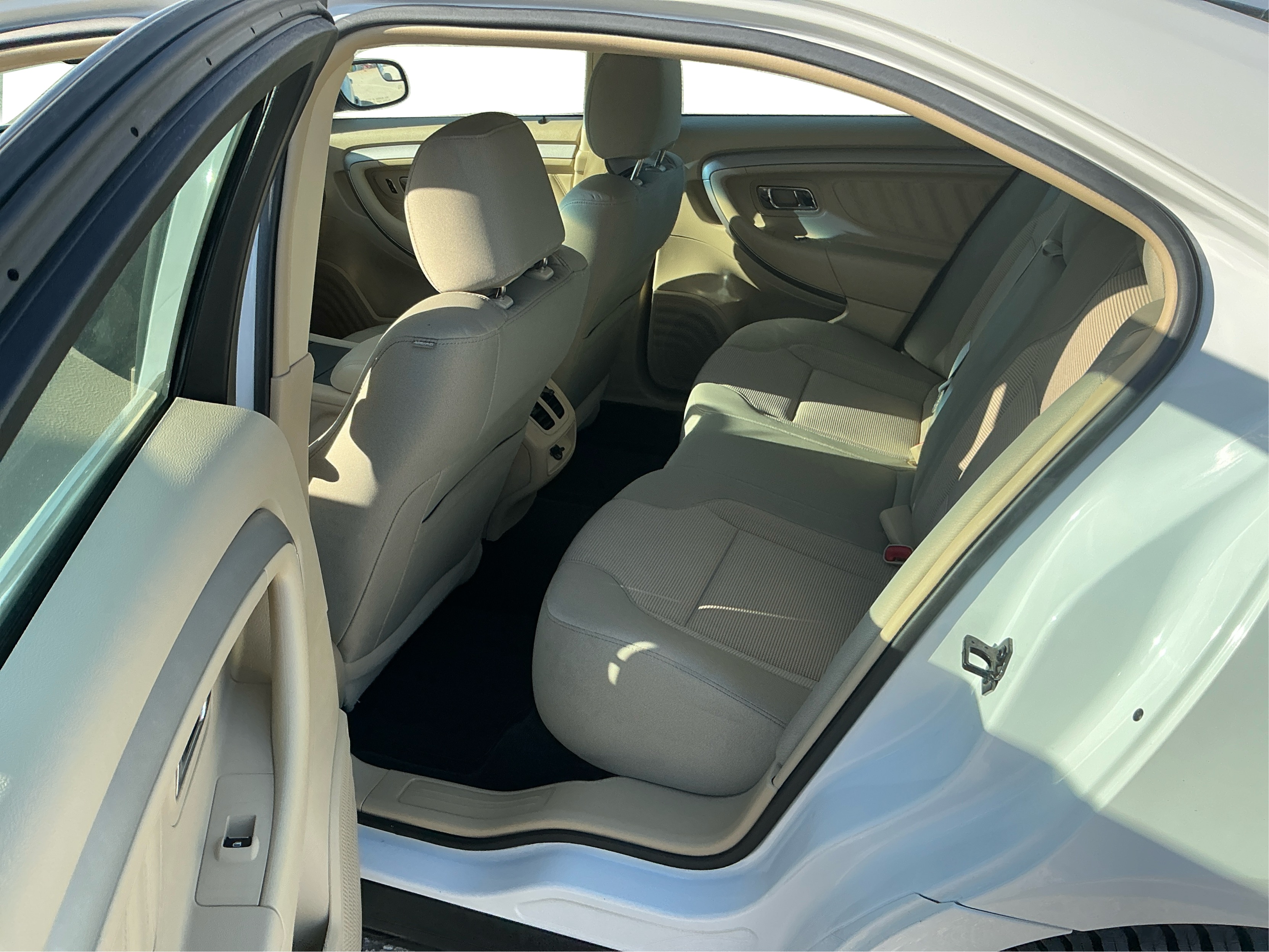 Neighborhood Autos, LLC - Used vehicle - SEDAN FORD TAURUS 2016