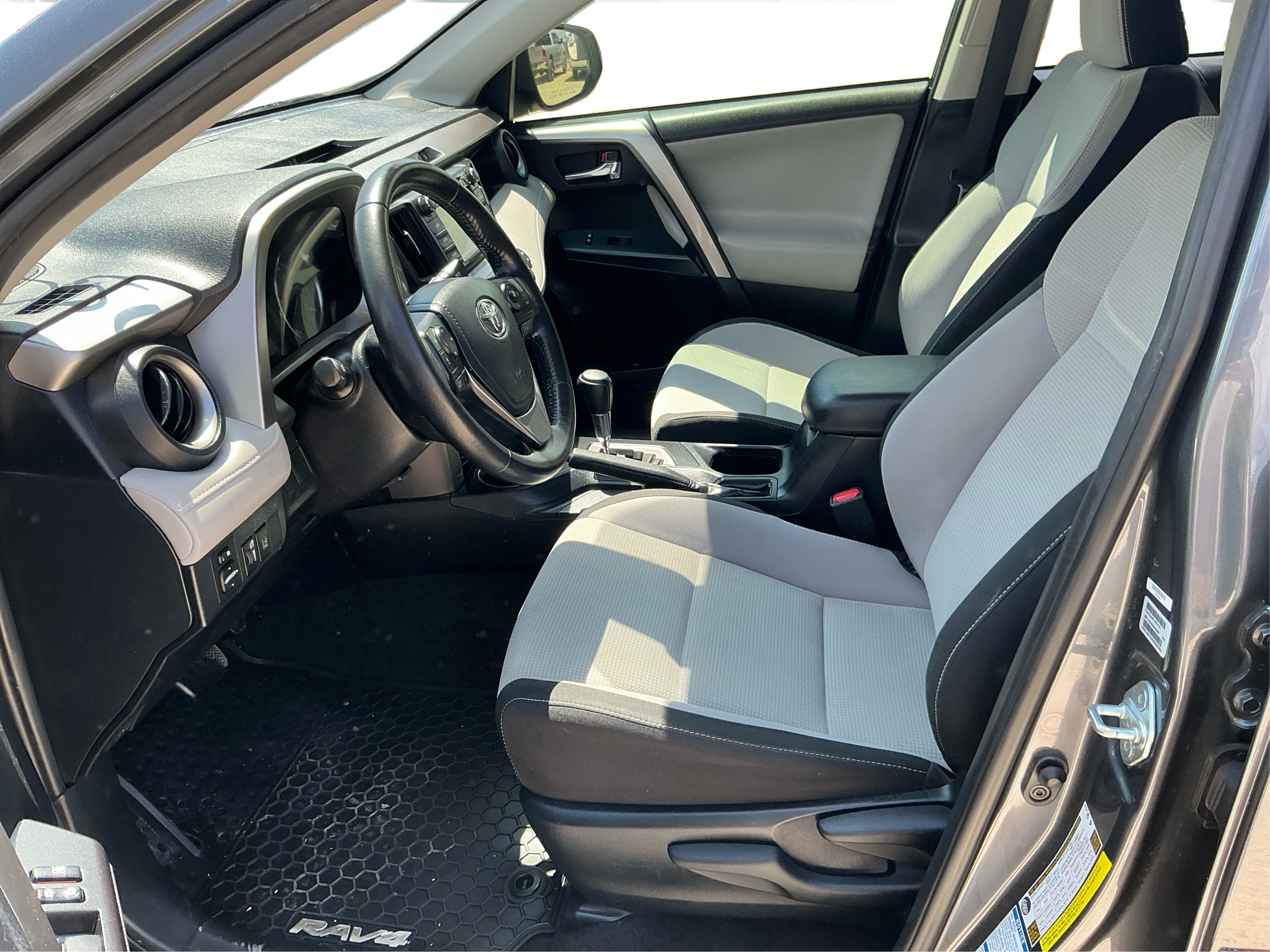 Neighborhood Autos, LLC - Used vehicle - SUV TOYOTA RAV4 HYBRID 2017