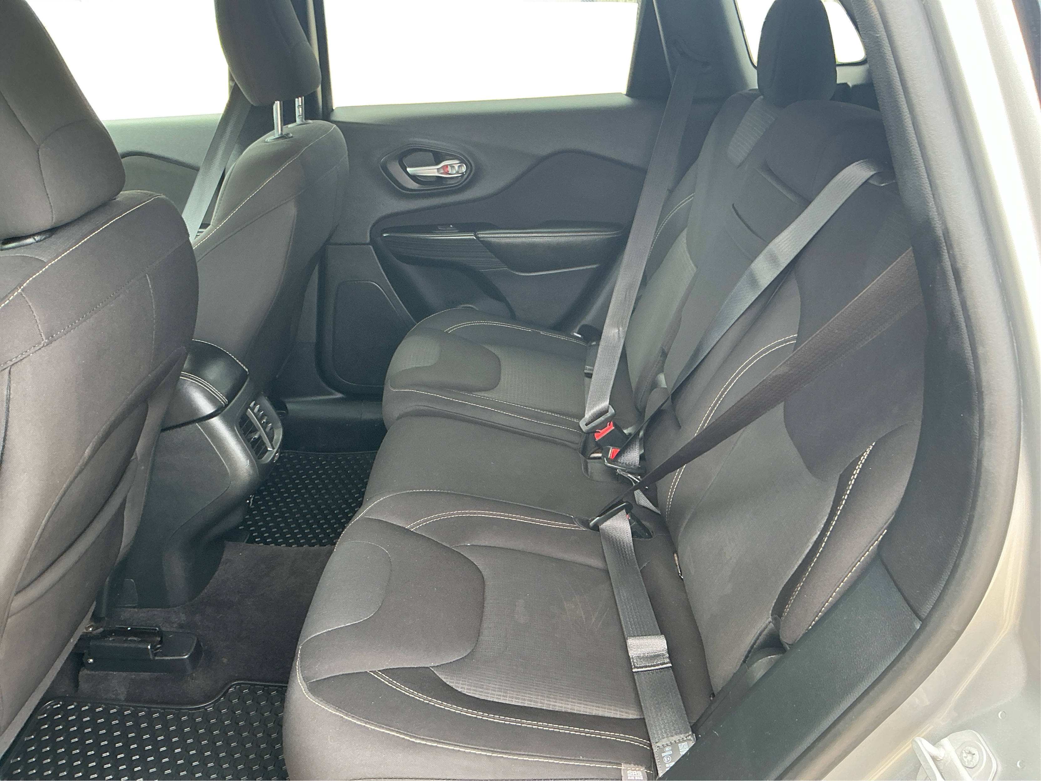 Neighborhood Autos, LLC - Used vehicle - SUV JEEP CHEROKEE 2016