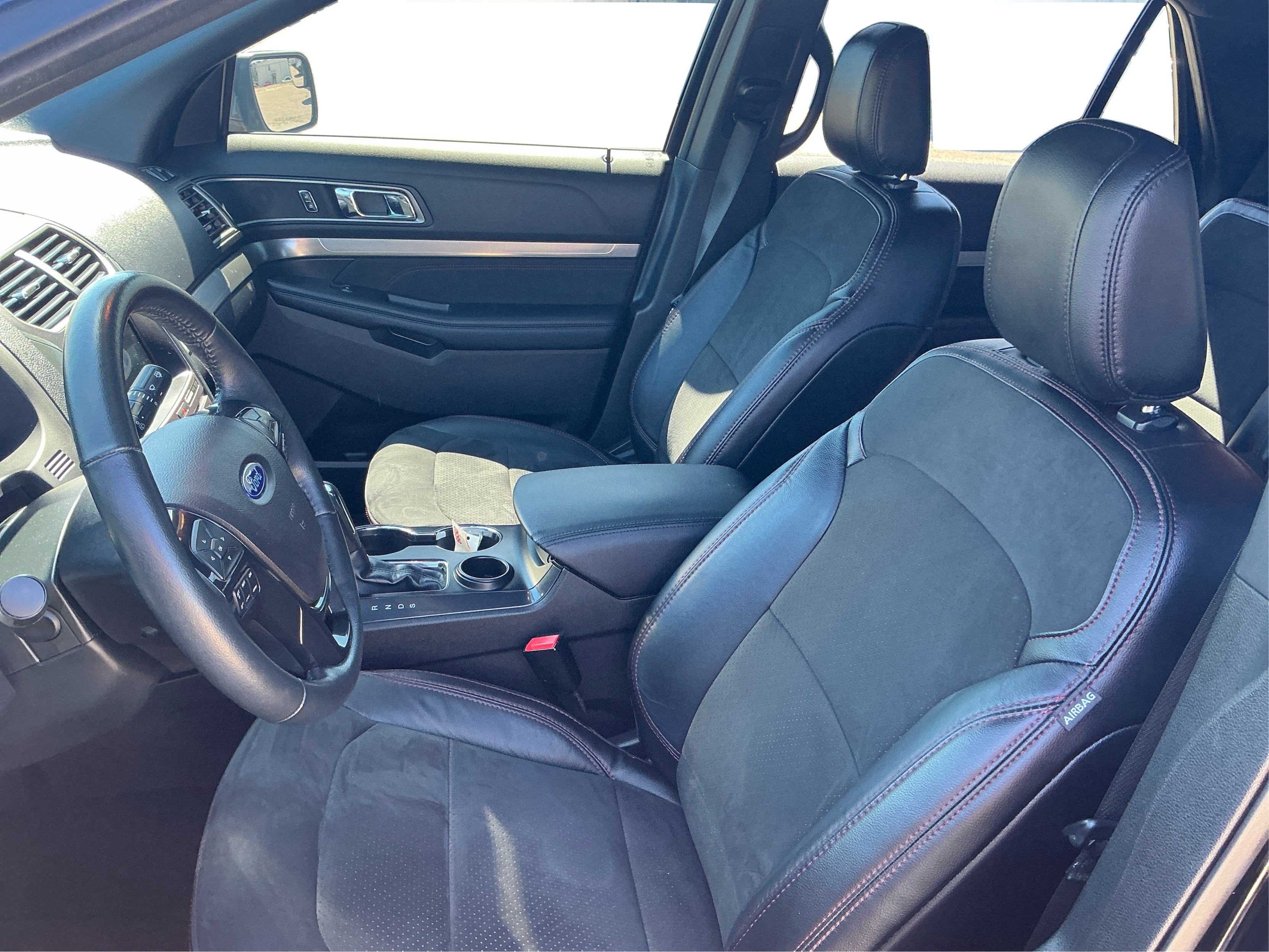 Neighborhood Autos, LLC - Used vehicle - SUV FORD EXPLORER 2018