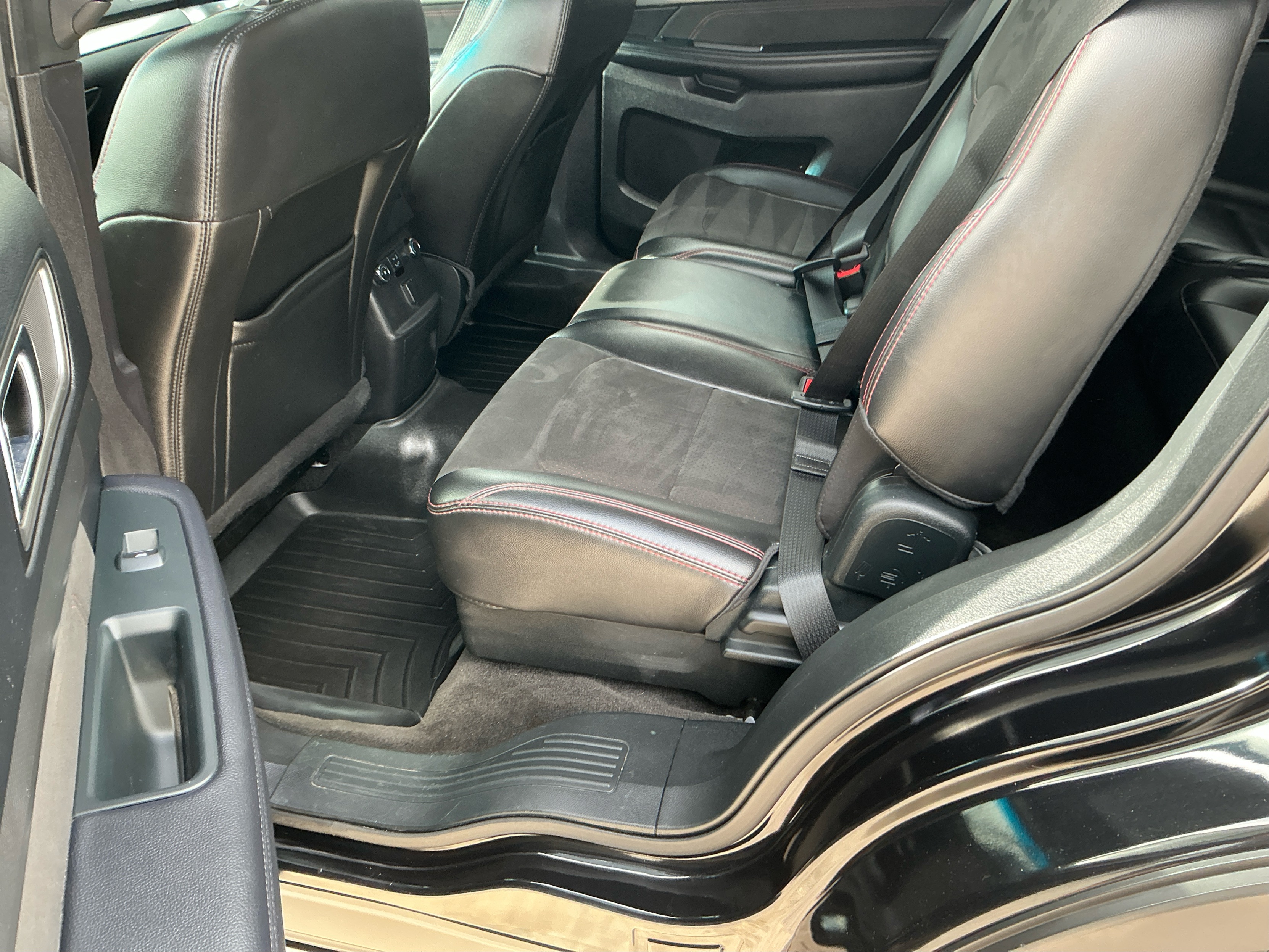 Neighborhood Autos, LLC - Used vehicle - SUV FORD EXPLORER 2018