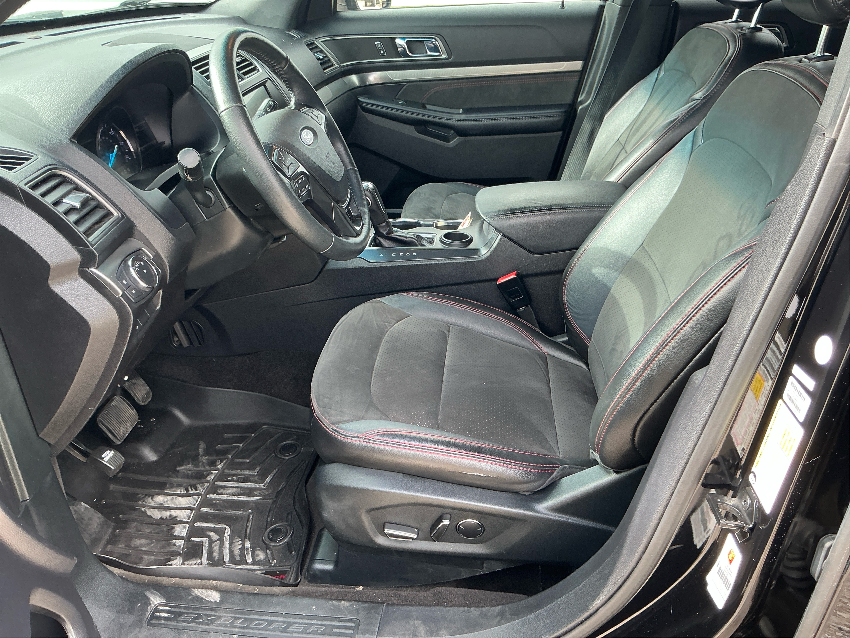 Neighborhood Autos, LLC - Used vehicle - SUV FORD EXPLORER 2018
