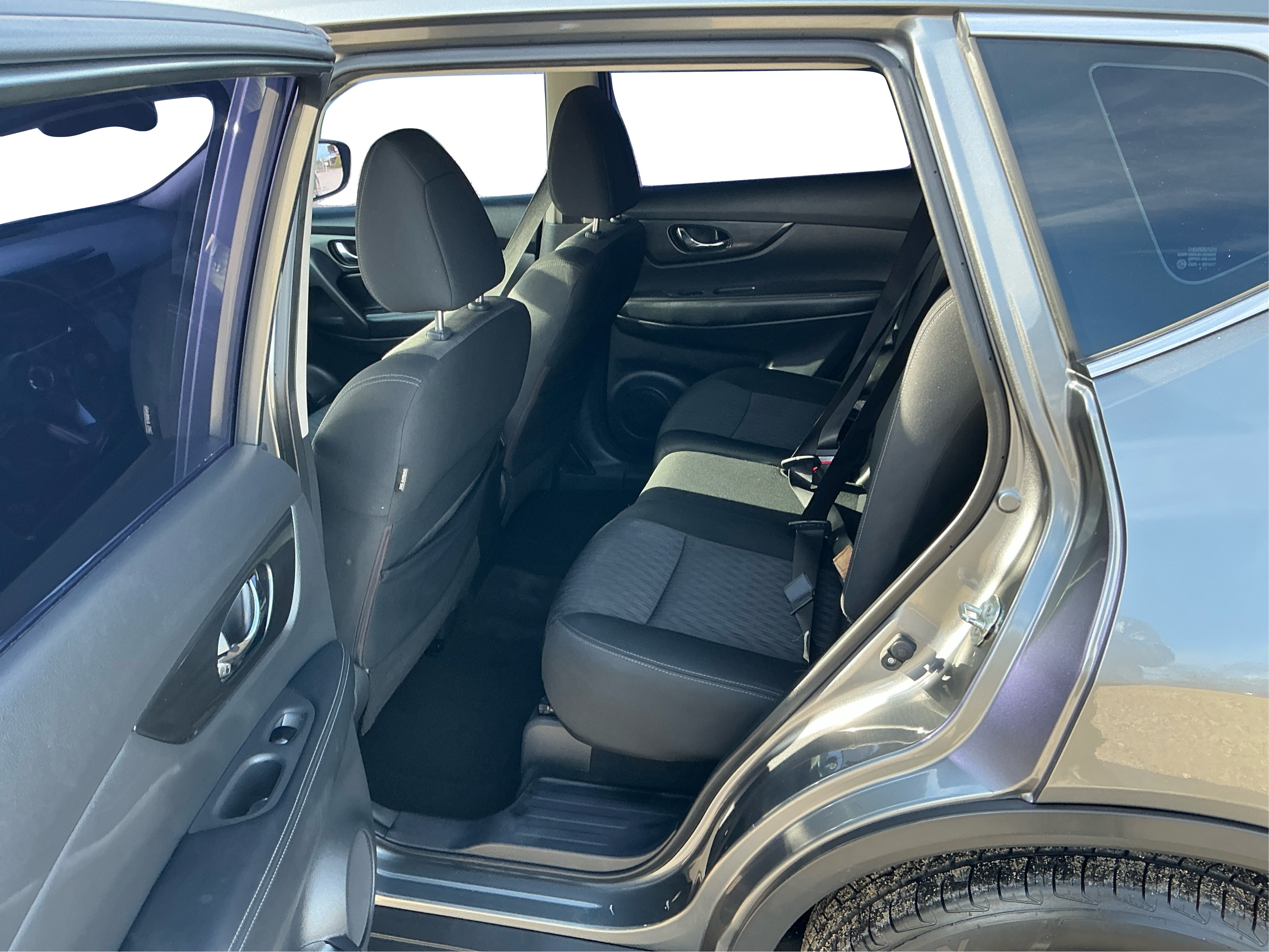 Neighborhood Autos, LLC - Used vehicle - SUV NISSAN ROGUE 2018
