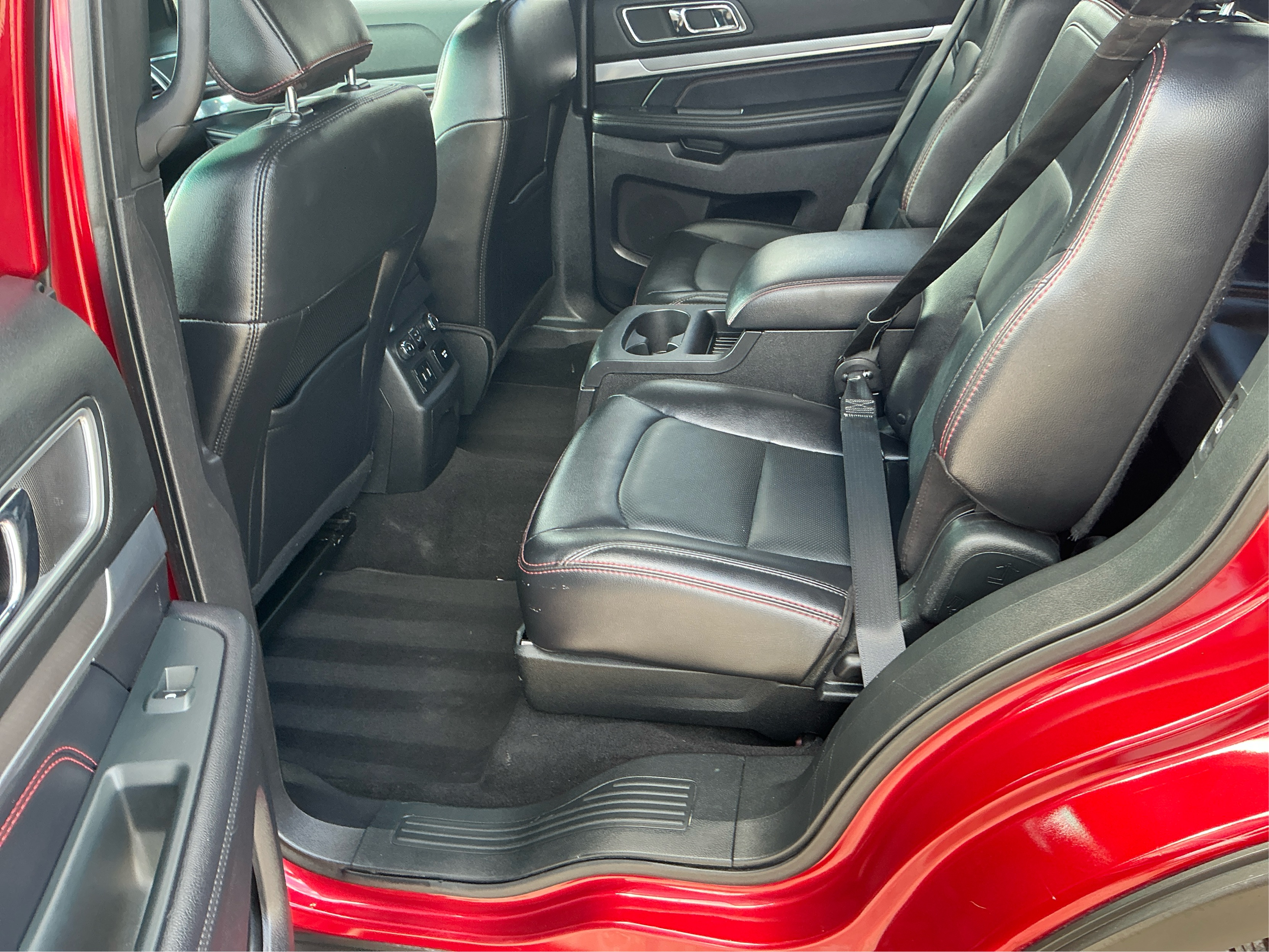 Neighborhood Autos, LLC - Used vehicle - SUV FORD EXPLORER 2019