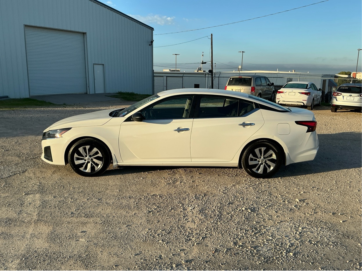 Neighborhood Autos, LLC - Used vehicle - SEDAN NISSAN ALTIMA 2024