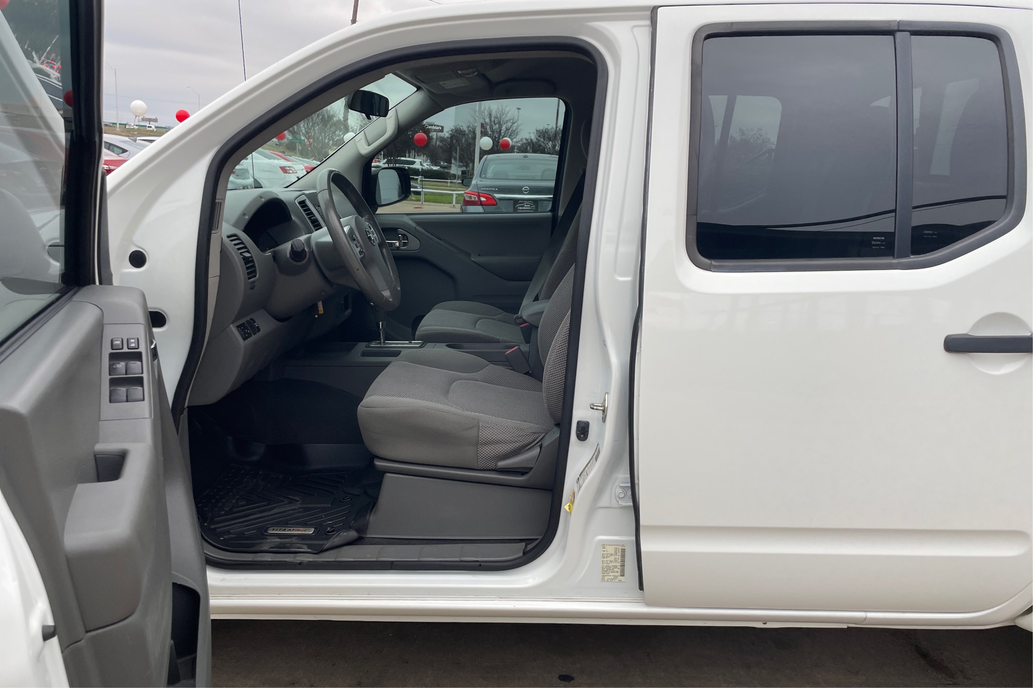 2019 Nissan Frontier SV - Photo 9