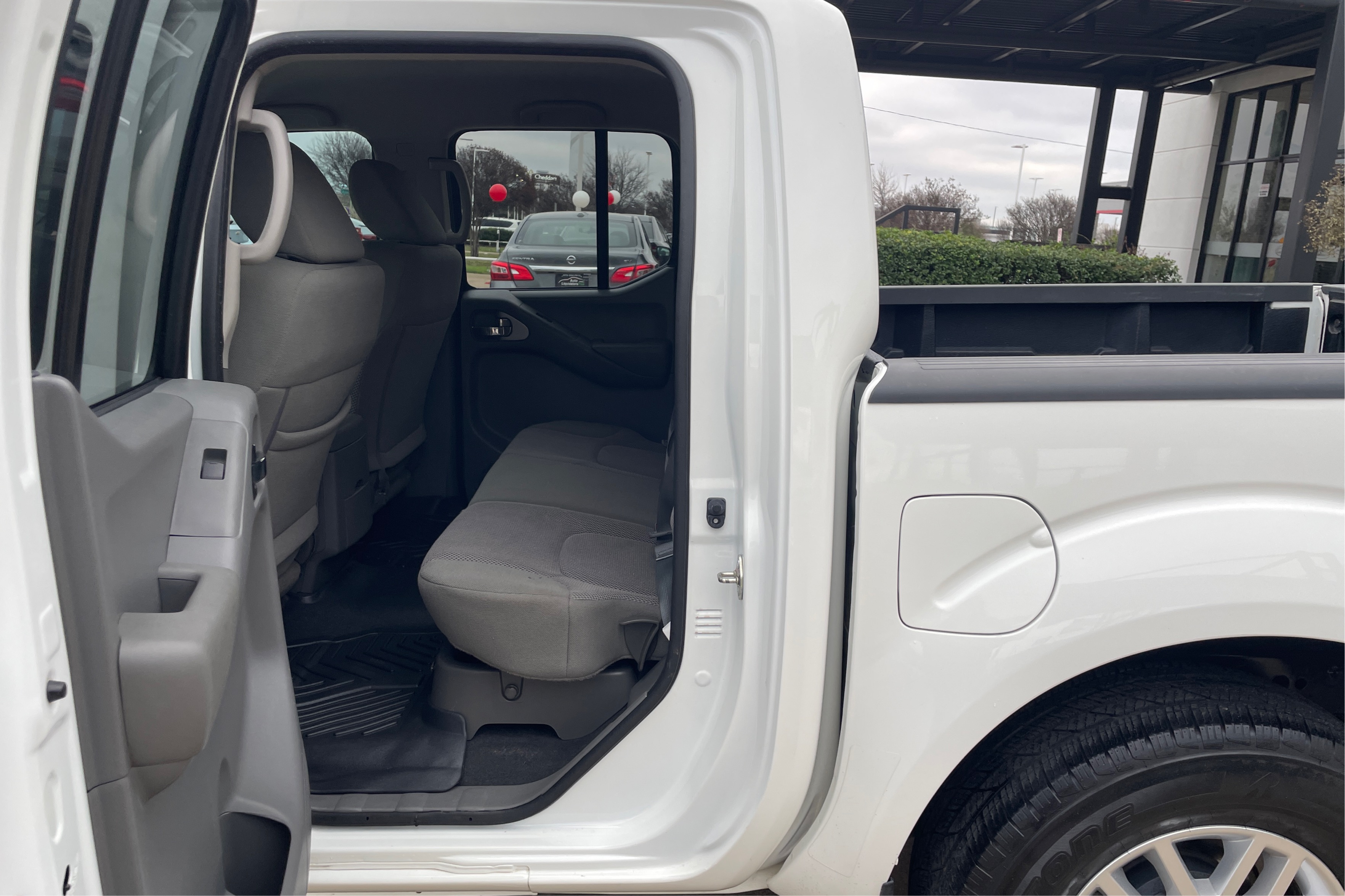 2019 Nissan Frontier SV - Photo 10