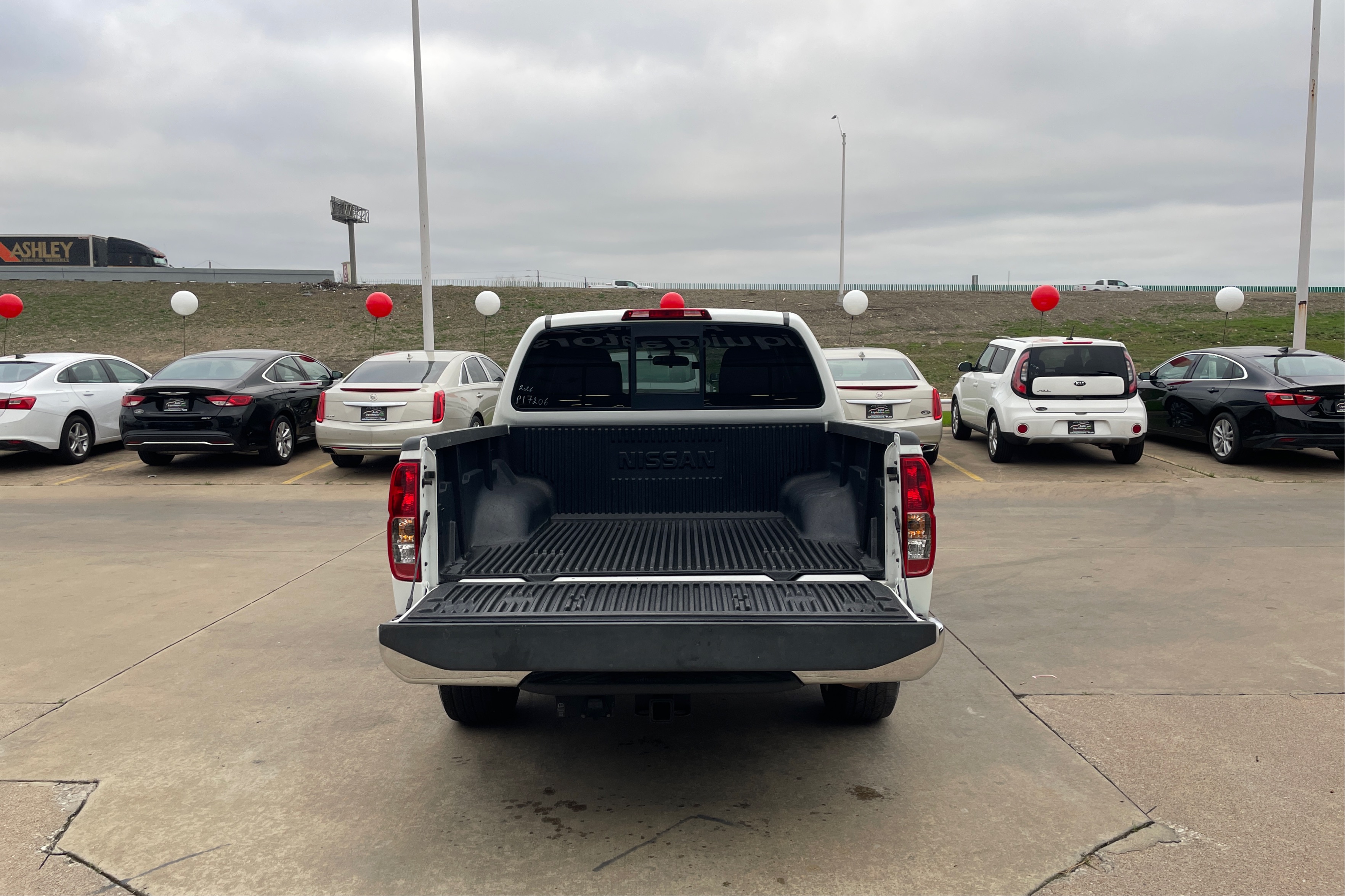 2019 Nissan Frontier SV - Photo 12