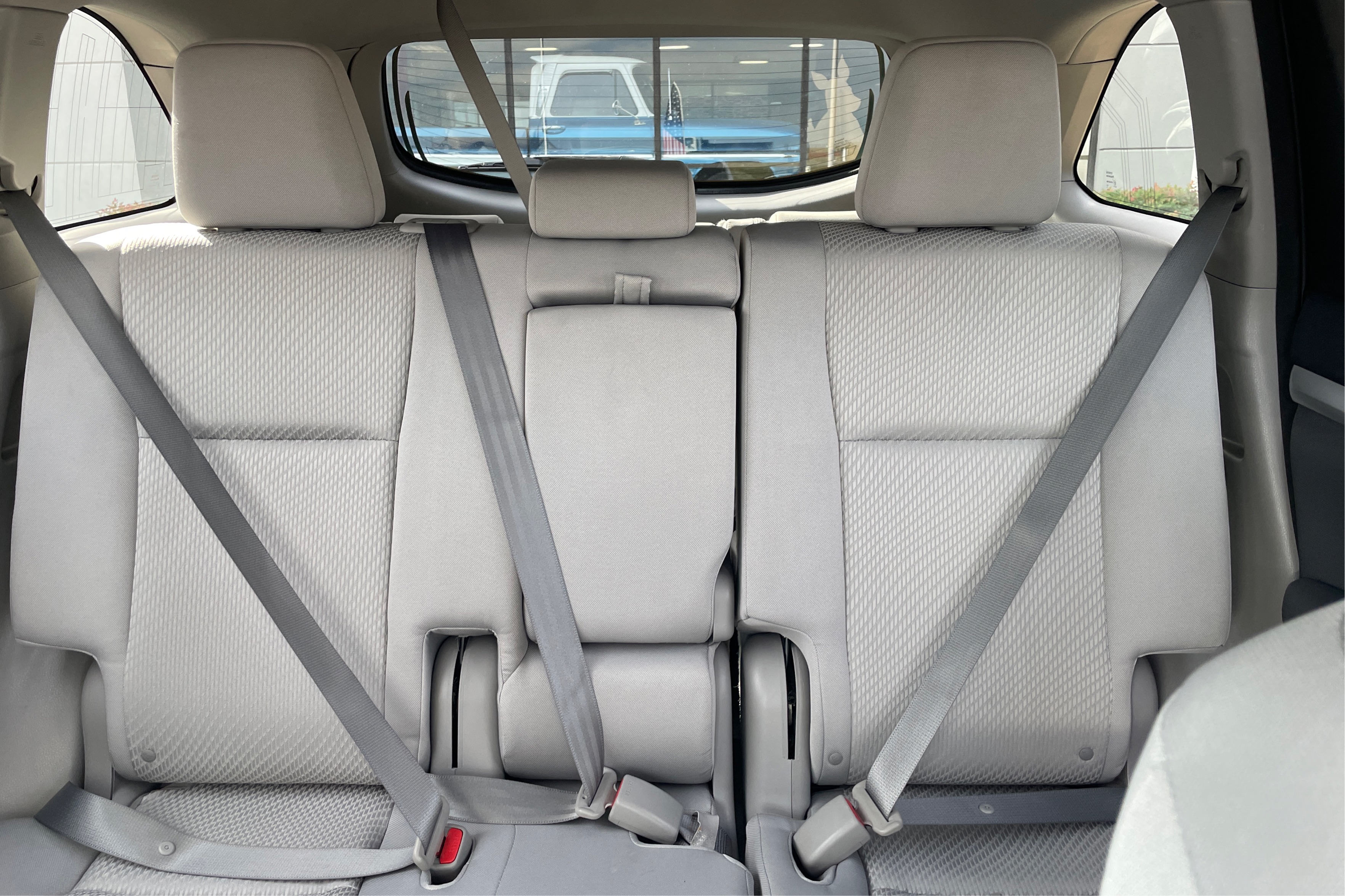 2015 Toyota Highlander LE - Photo 14