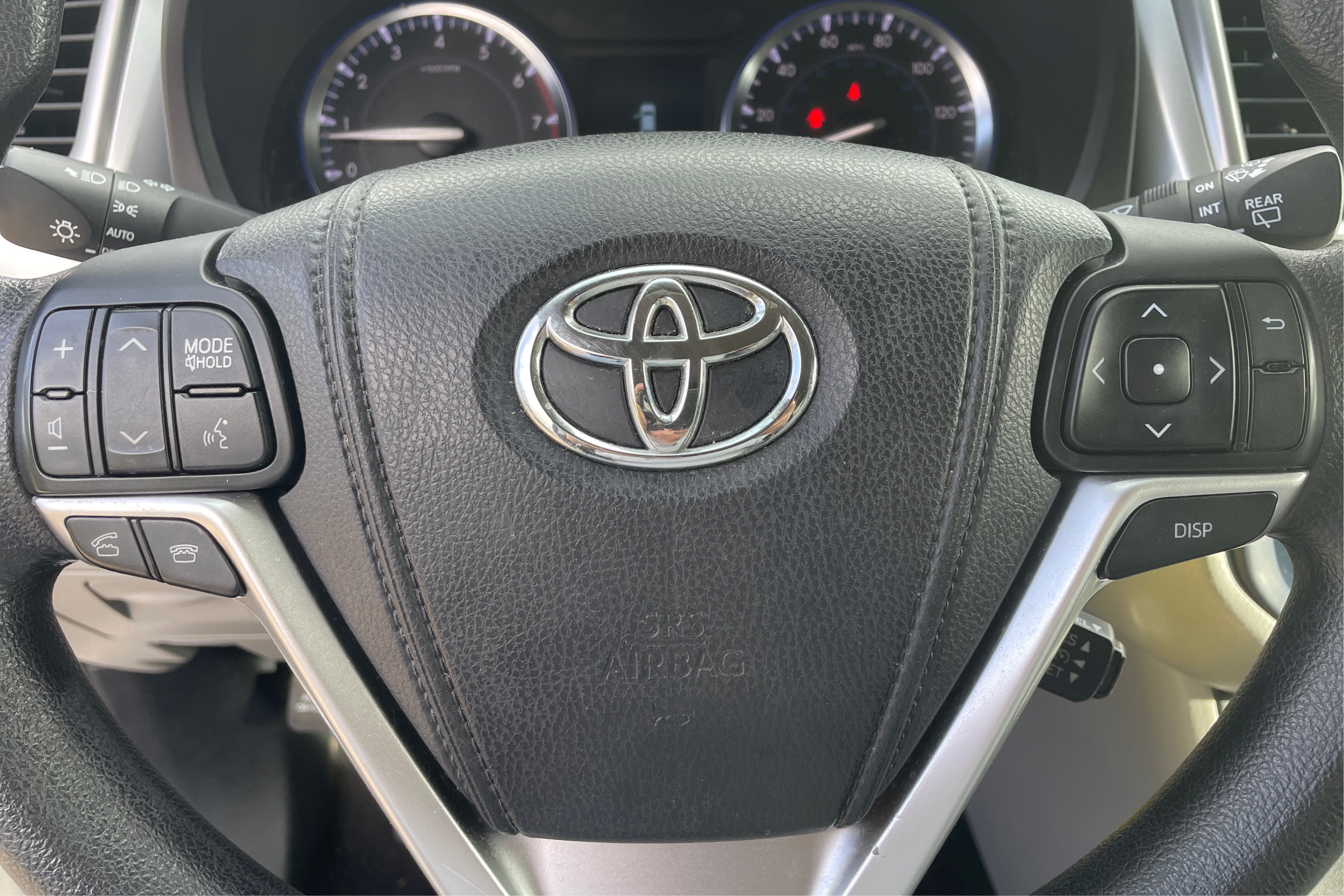 2015 Toyota Highlander LE - Photo 18