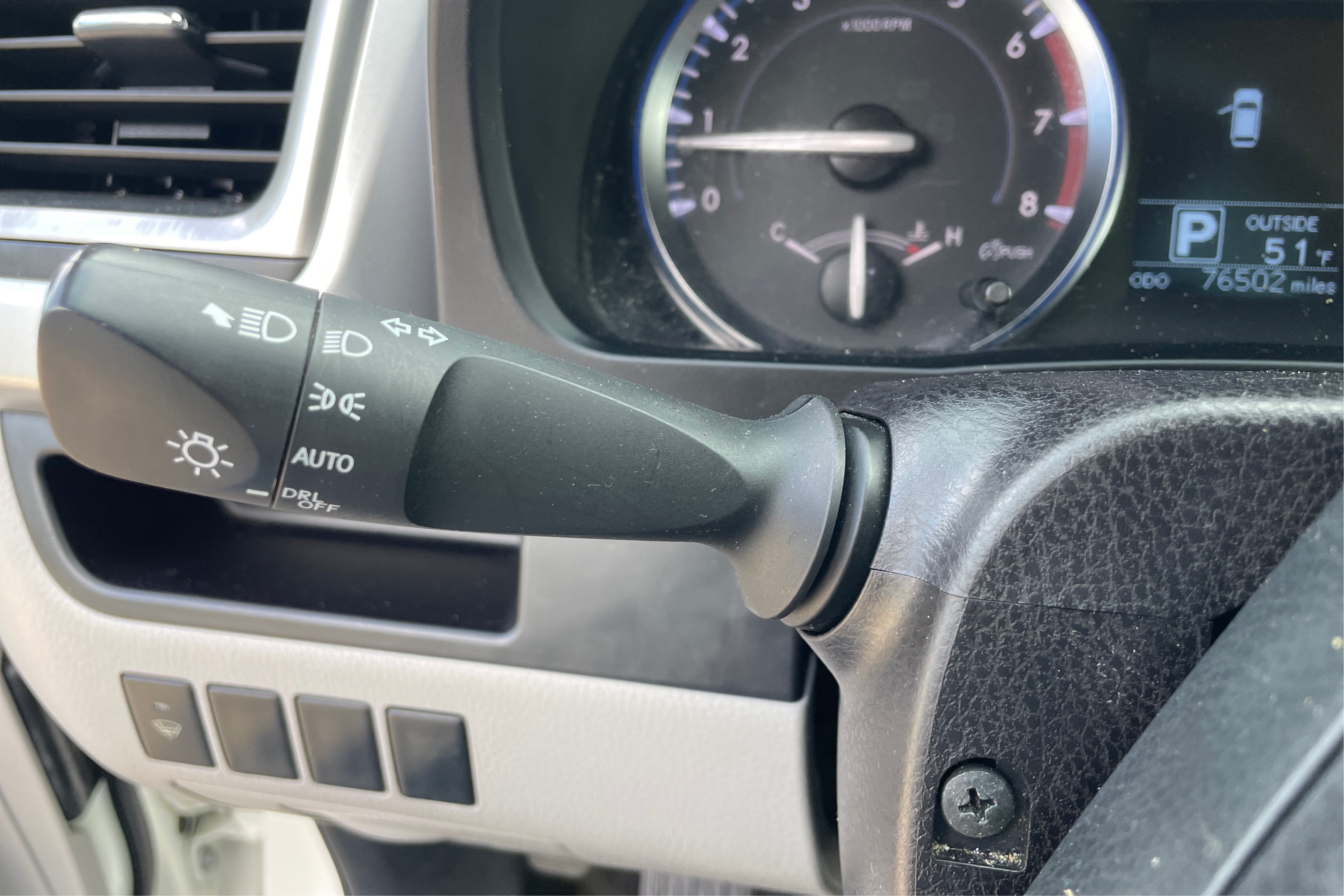 2015 Toyota Highlander LE - Photo 19
