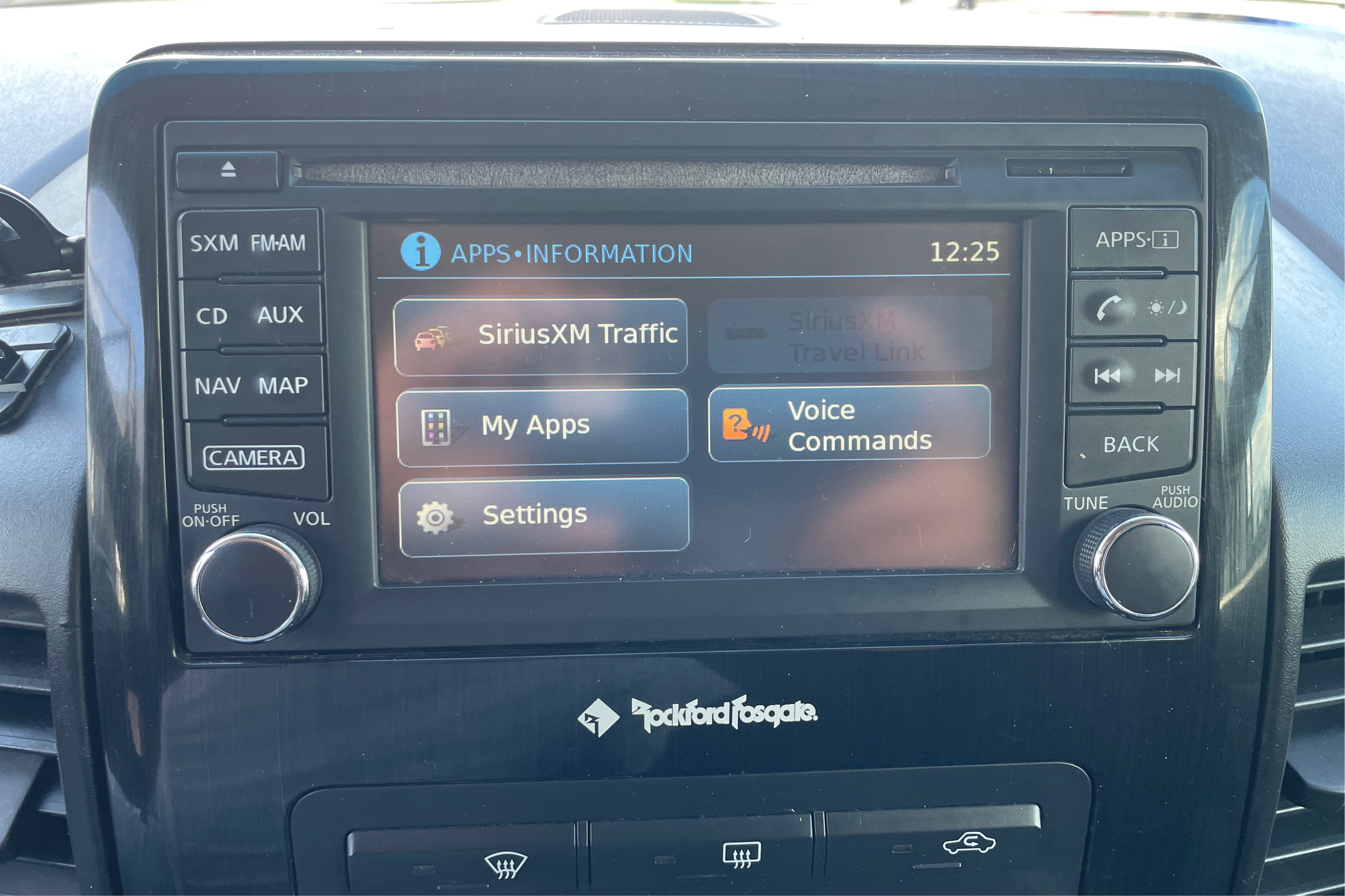 2015 Nissan Titan SV - Photo 13