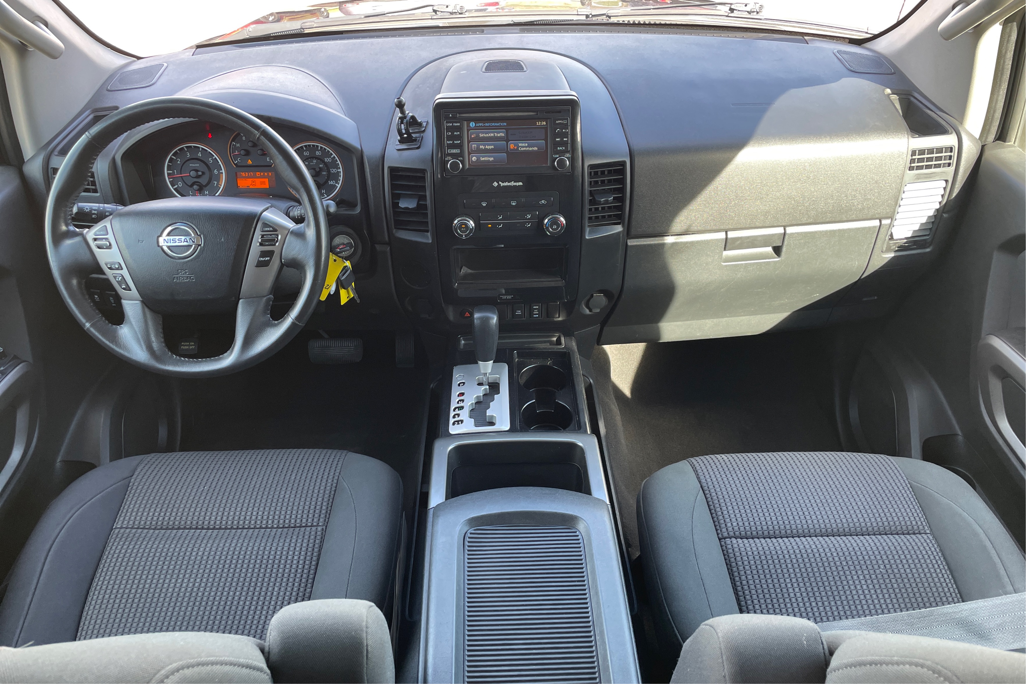 2015 Nissan Titan SV - Photo 15