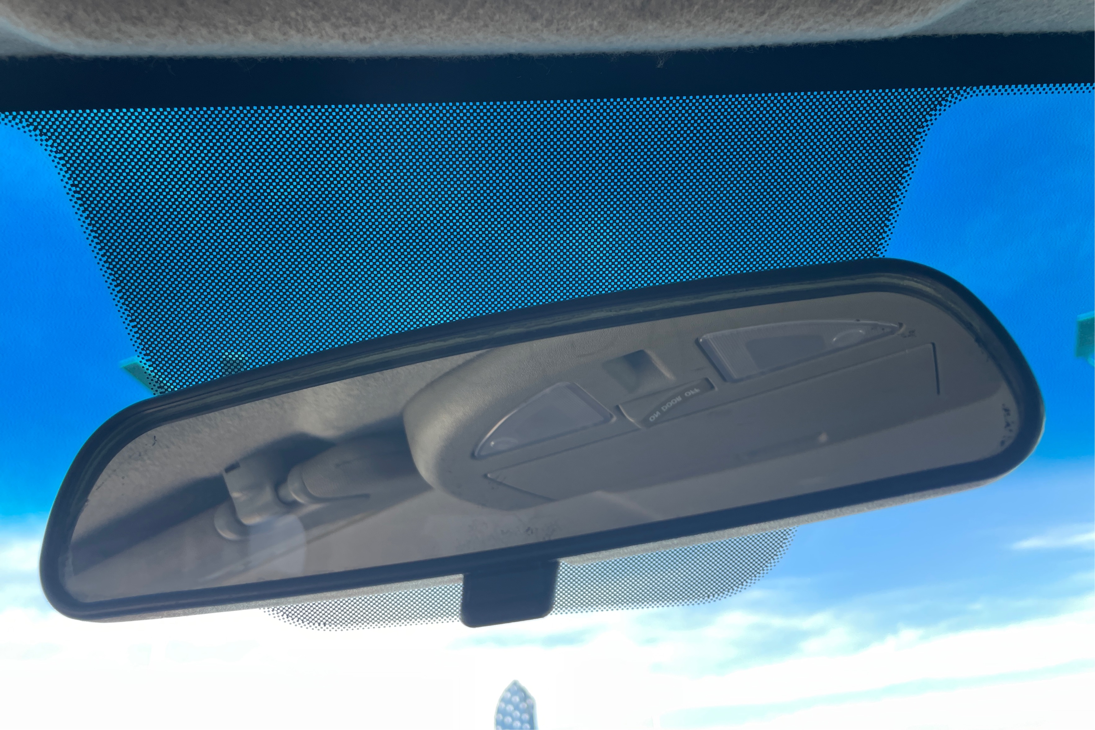 2015 Nissan Titan SV - Photo 16
