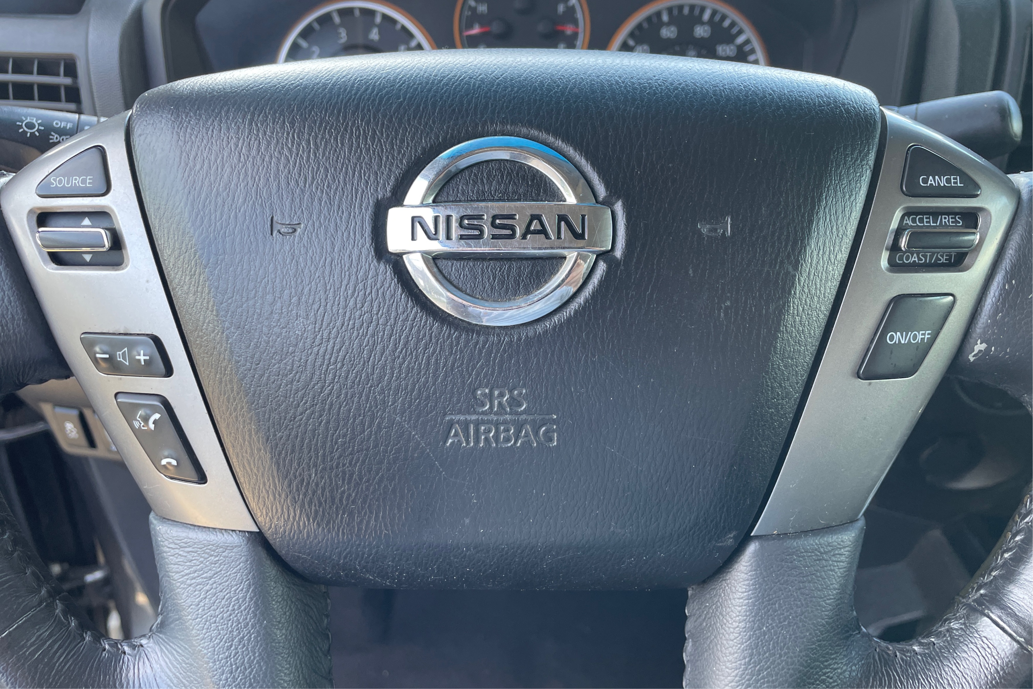 2015 Nissan Titan SV - Photo 18