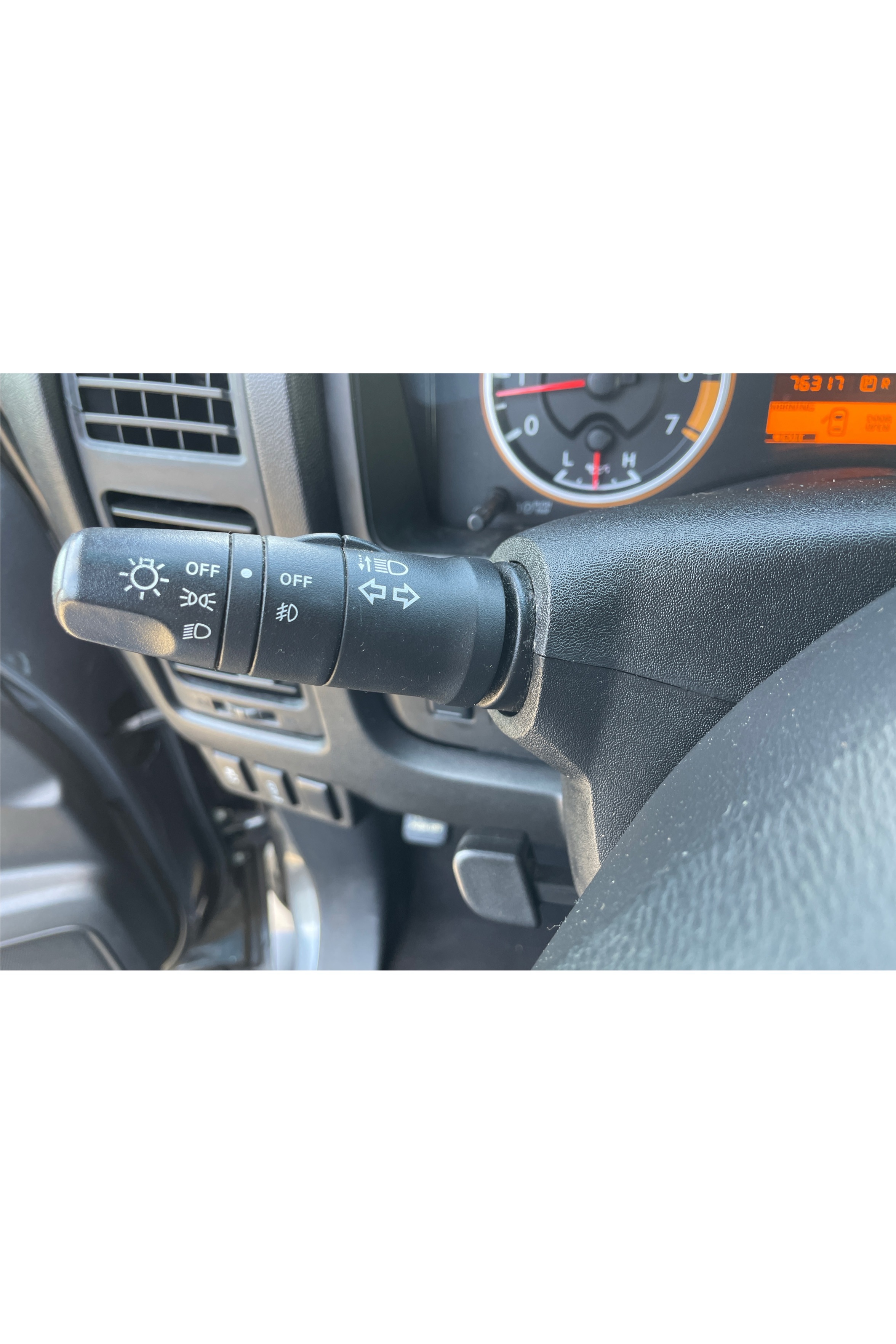 2015 Nissan Titan SV - Photo 19